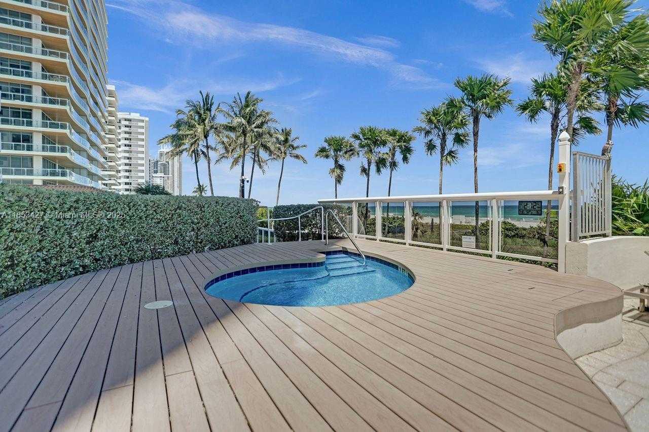 Small Image of 5757 COLLINS AVE #1605, Miami Beach Number 25