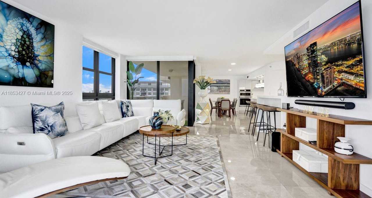 Small Image of 5757 COLLINS AVE #1605, Miami Beach Number 3