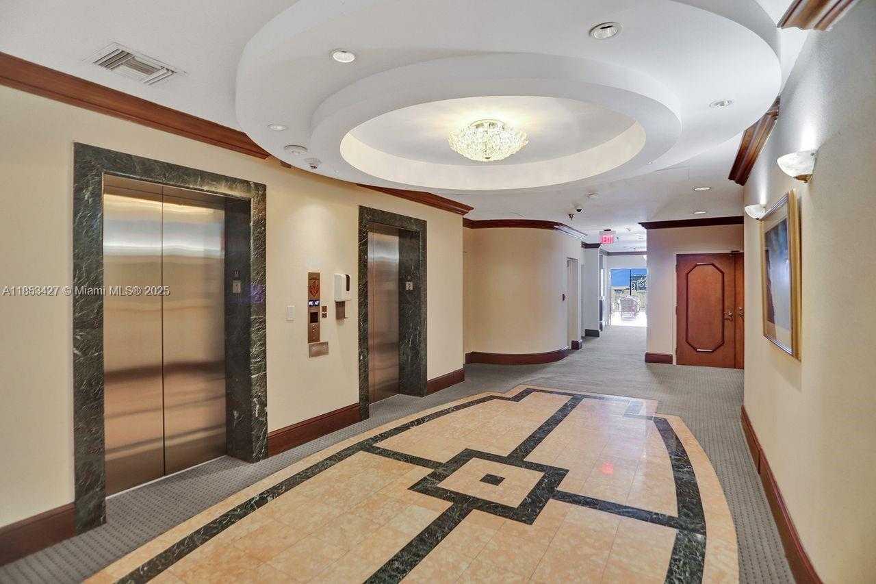 Small Image of 5757 COLLINS AVE #1605, Miami Beach Number 32