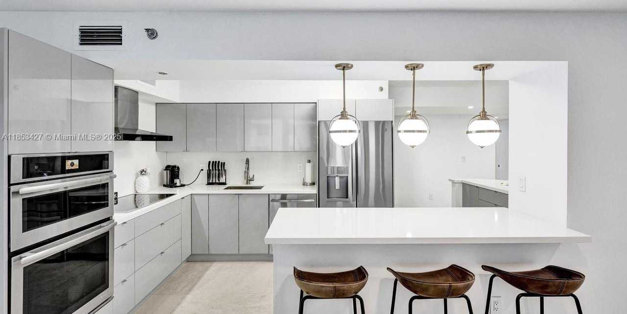 Small Image of 5757 COLLINS AVE #1605, Miami Beach Number 5