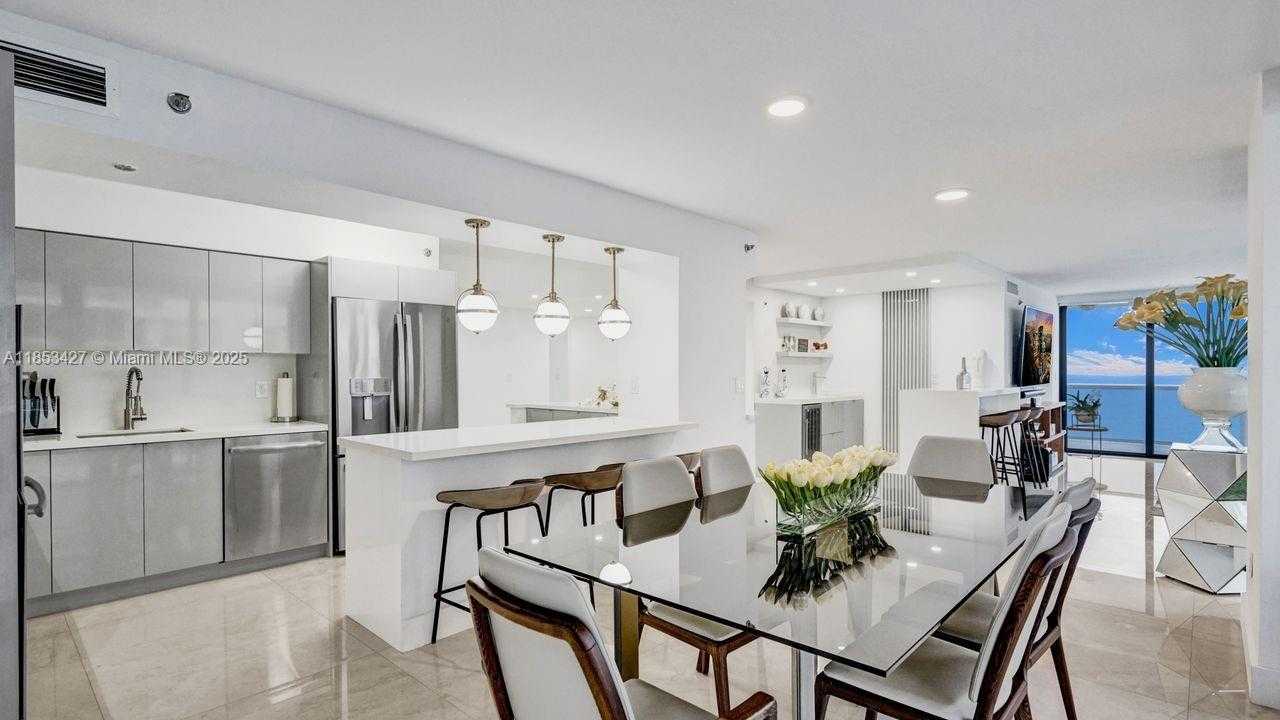Small Image of 5757 COLLINS AVE #1605, Miami Beach Number 8