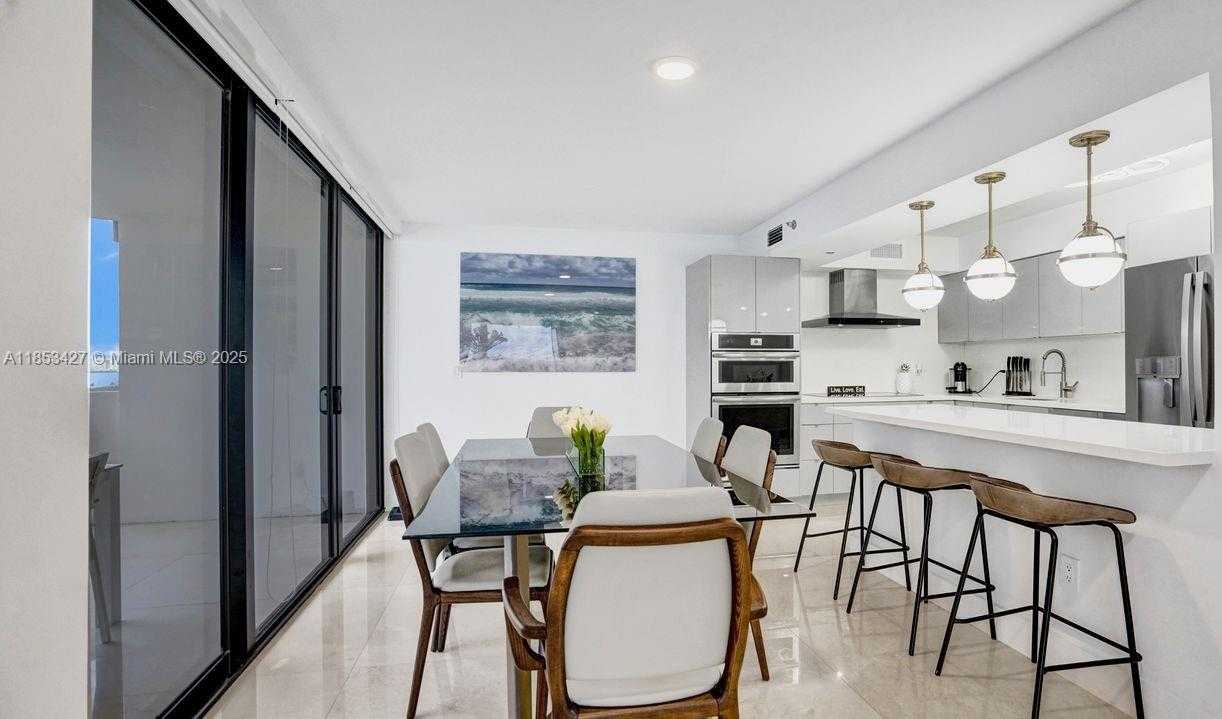 Small Image of 5757 COLLINS AVE #1605, Miami Beach Number 9
