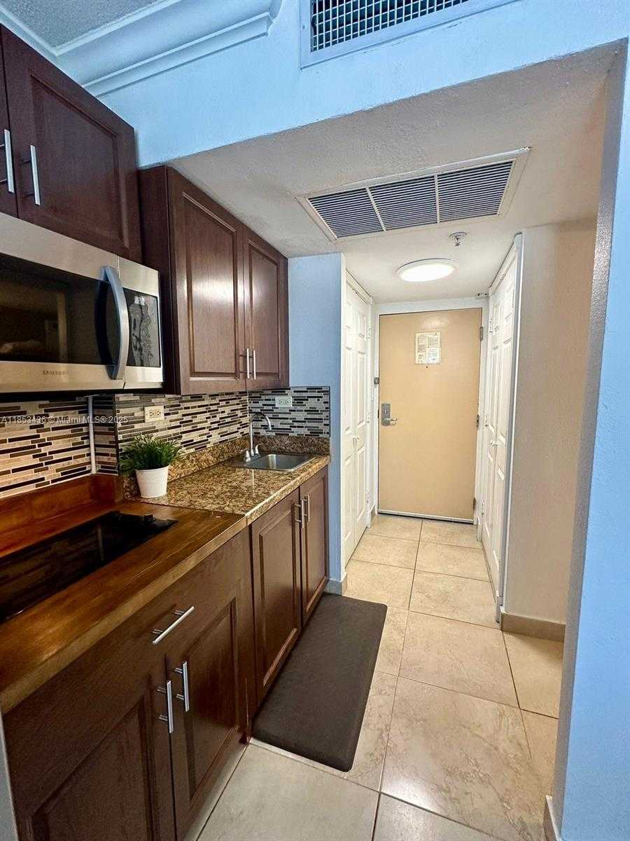 Small Image of 19201 COLLINS AVE #108, Sunny Isles Beach Number 4