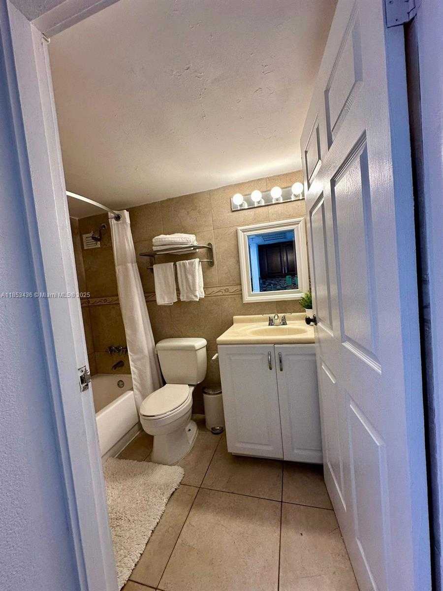 Small Image of 19201 COLLINS AVE #108, Sunny Isles Beach Number 6