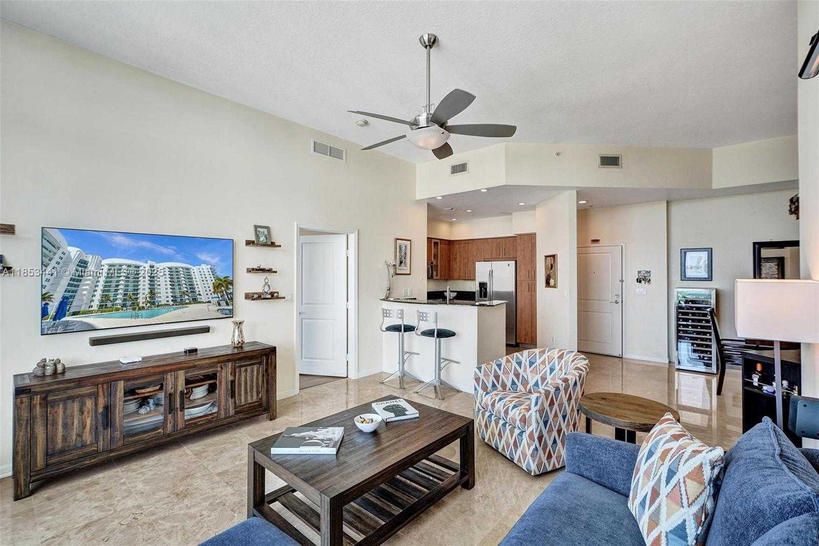 Small Image of 7900 HARBOR ISLAND DR #PH15, North Bay Village Number 12