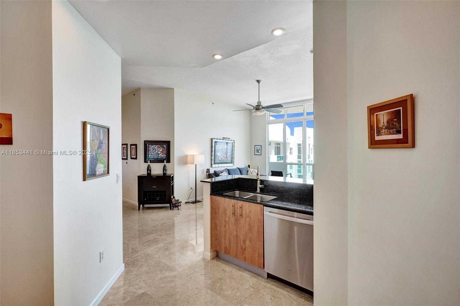 Small Image of 7900 HARBOR ISLAND DR #PH15, North Bay Village Number 20