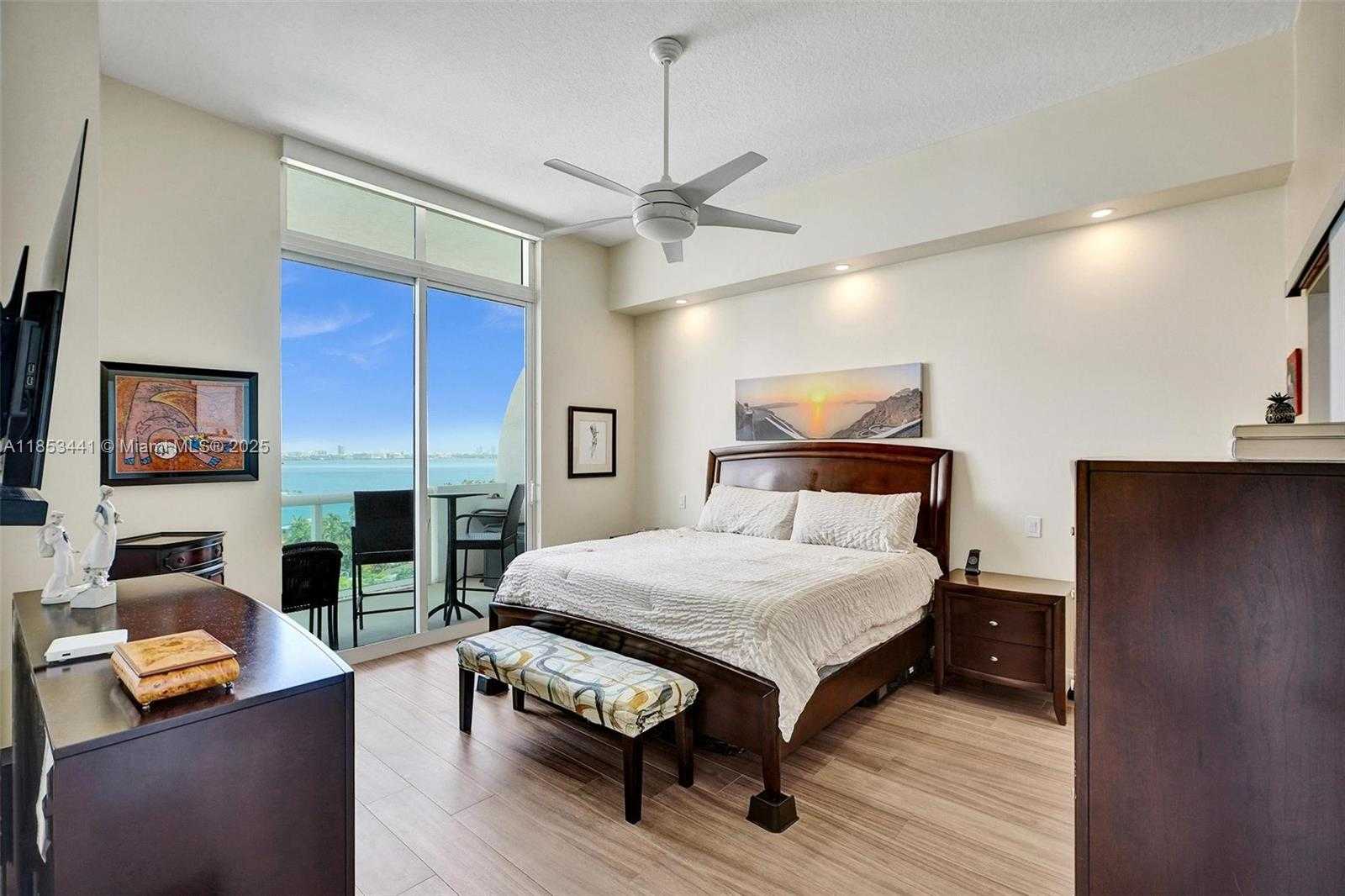 Small Image of 7900 HARBOR ISLAND DR #PH15, North Bay Village Number 22
