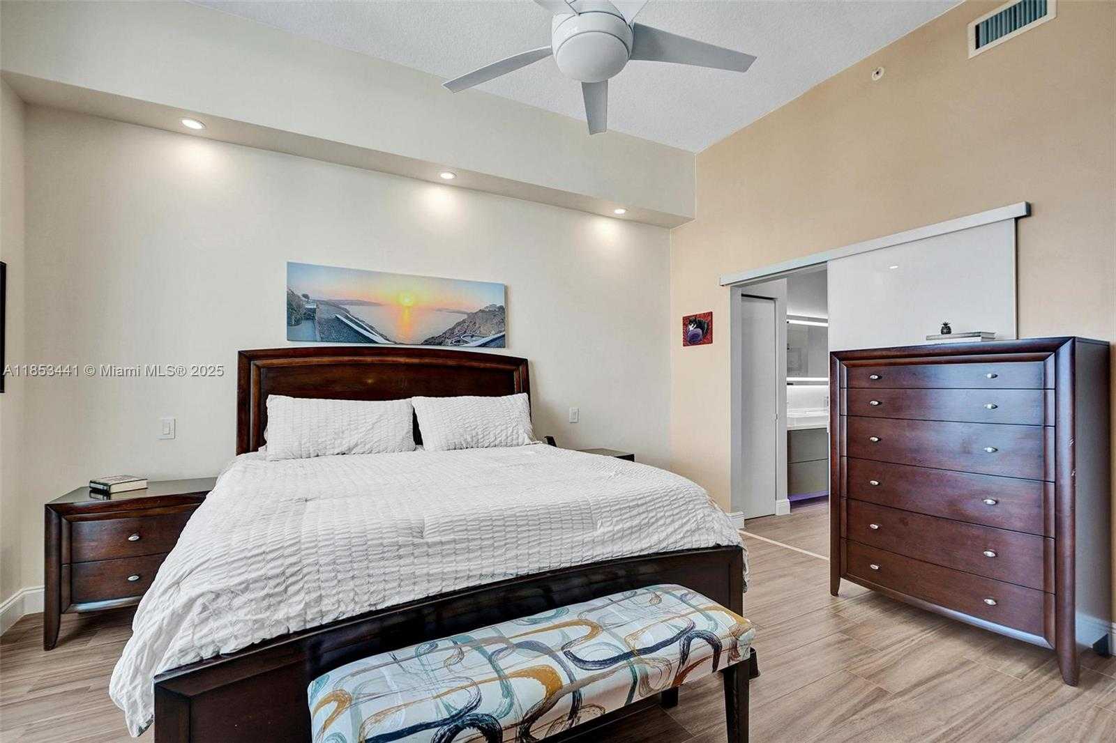 Small Image of 7900 HARBOR ISLAND DR #PH15, North Bay Village Number 26