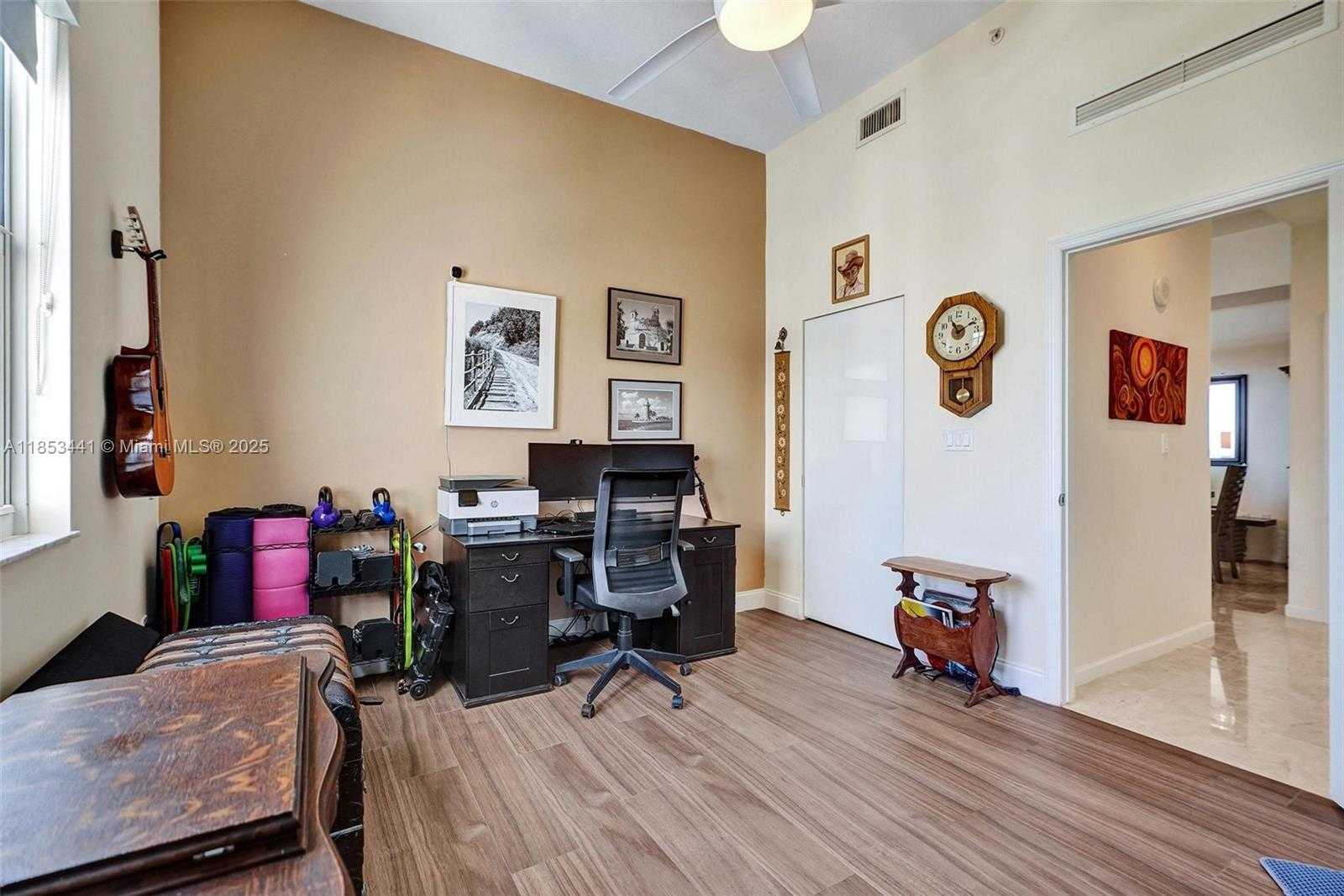 Small Image of 7900 HARBOR ISLAND DR #PH15, North Bay Village Number 35