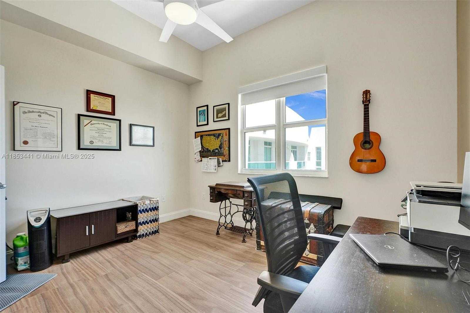 Small Image of 7900 HARBOR ISLAND DR #PH15, North Bay Village Number 36