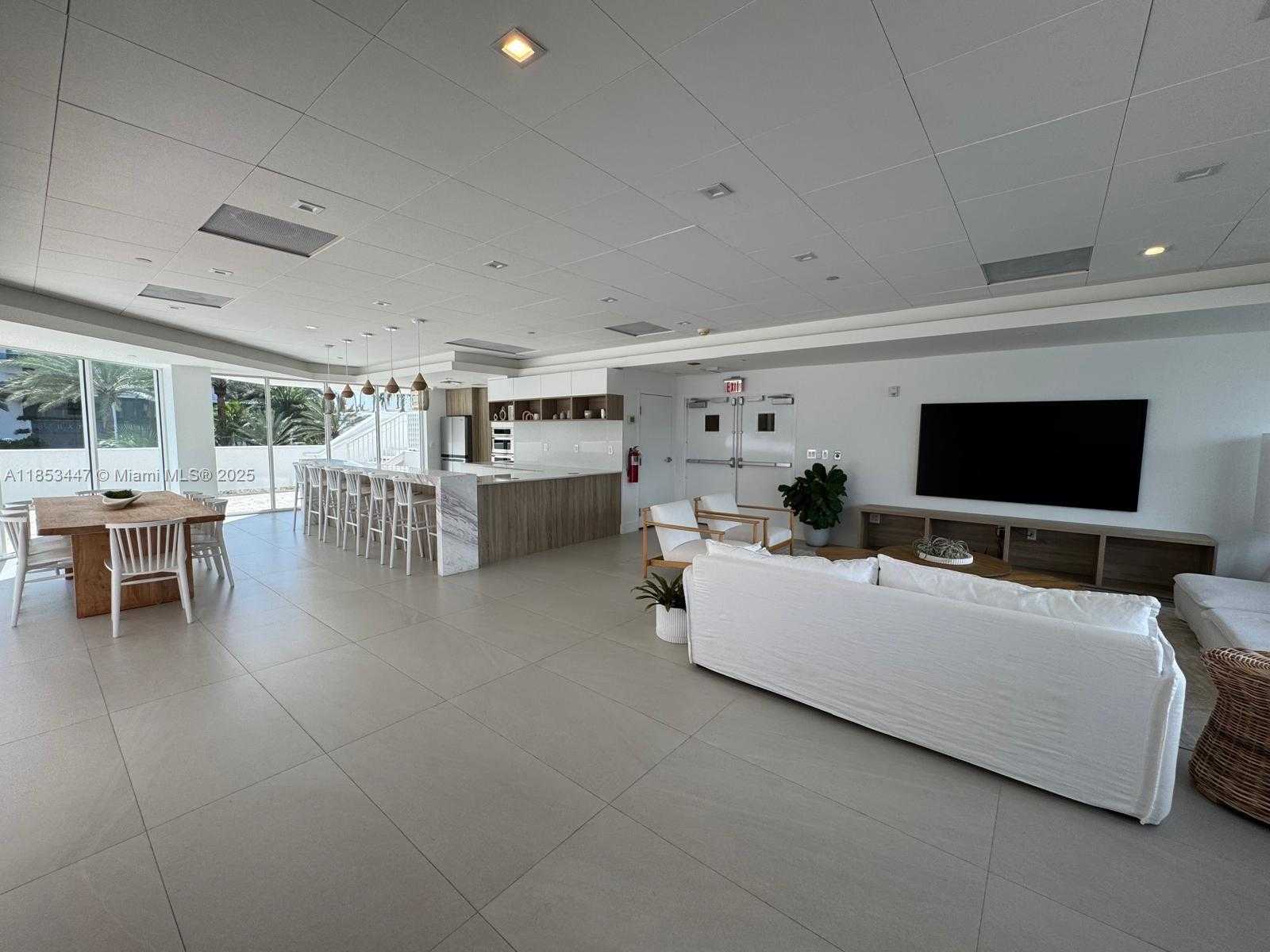 Small Image of 5900 COLLINS AVE #502, Miami Beach Number 10
