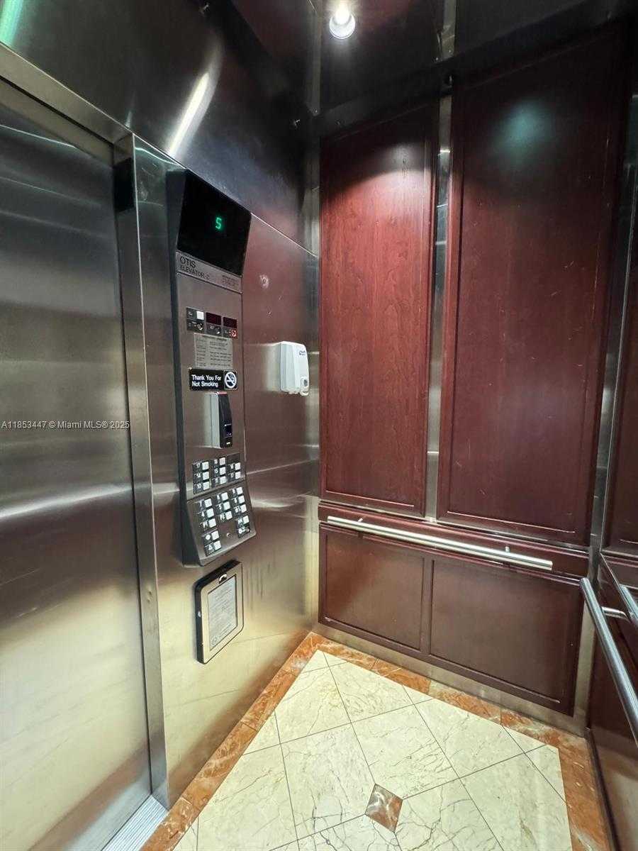 Small Image of 5900 COLLINS AVE #502, Miami Beach Number 14