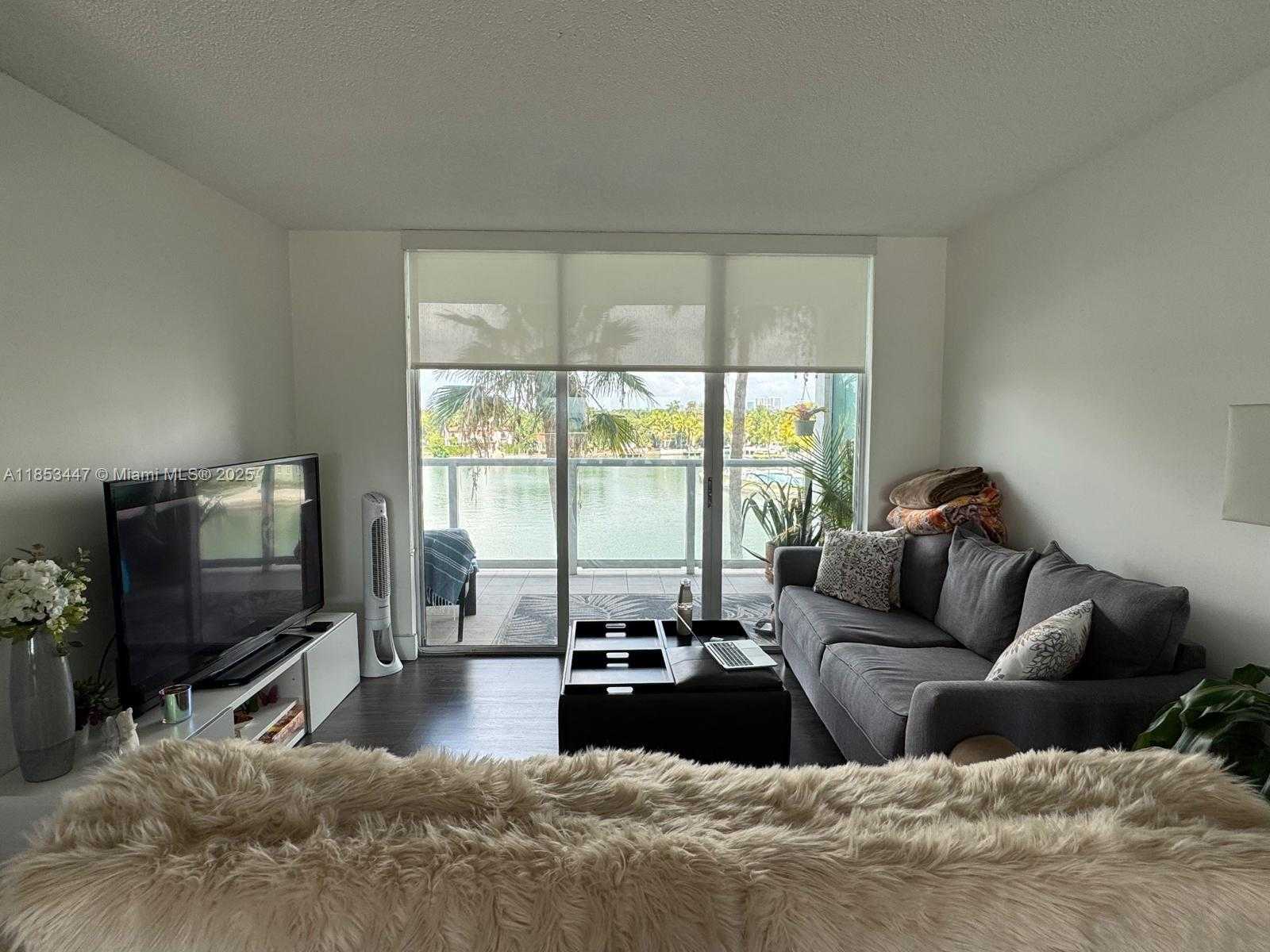 Small Image of 5900 COLLINS AVE #502, Miami Beach Number 16