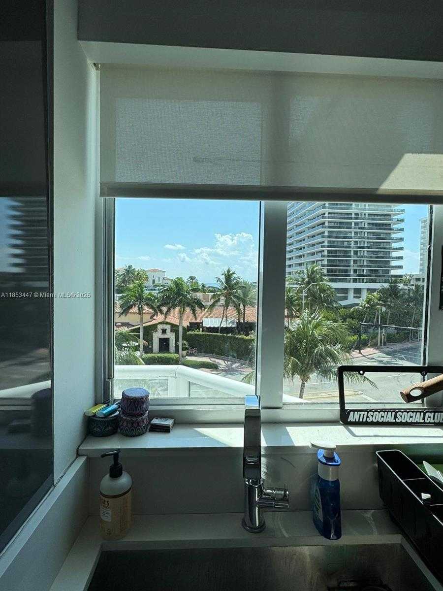 Small Image of 5900 COLLINS AVE #502, Miami Beach Number 21