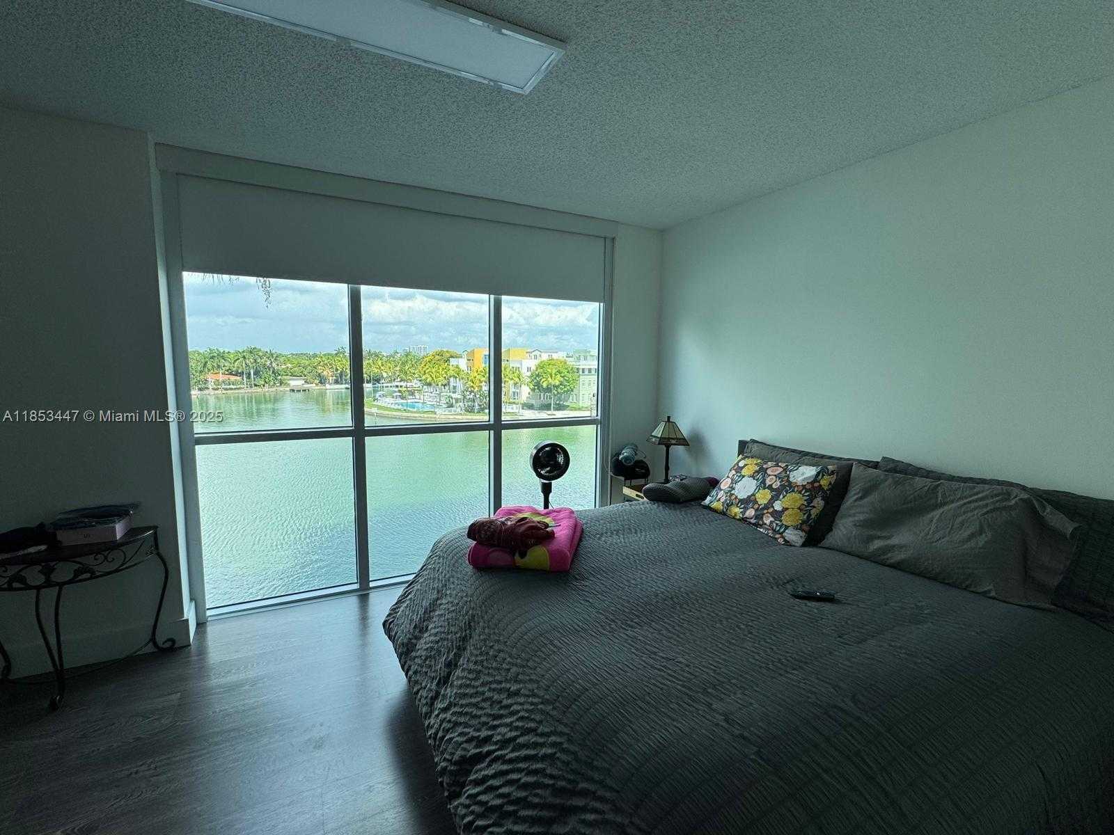 Small Image of 5900 COLLINS AVE #502, Miami Beach Number 22