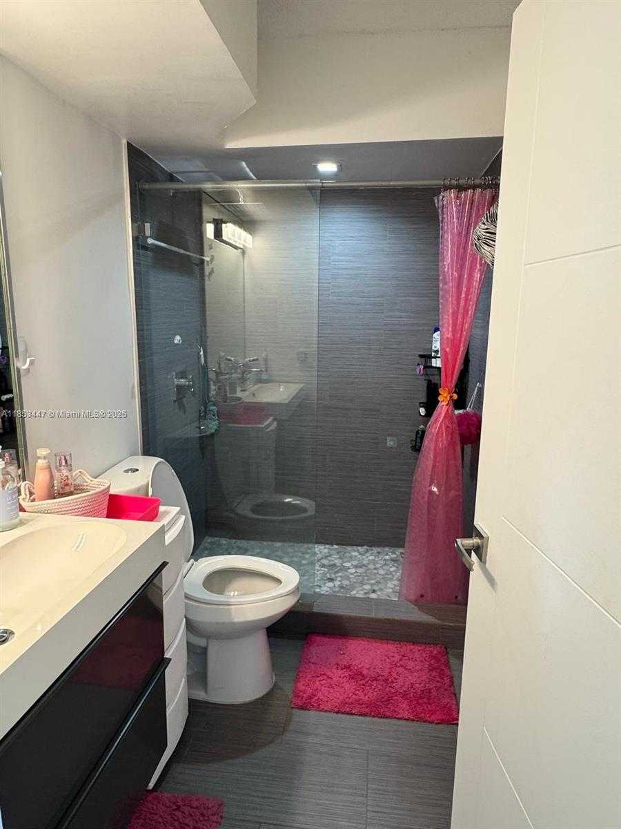 Small Image of 5900 COLLINS AVE #502, Miami Beach Number 23