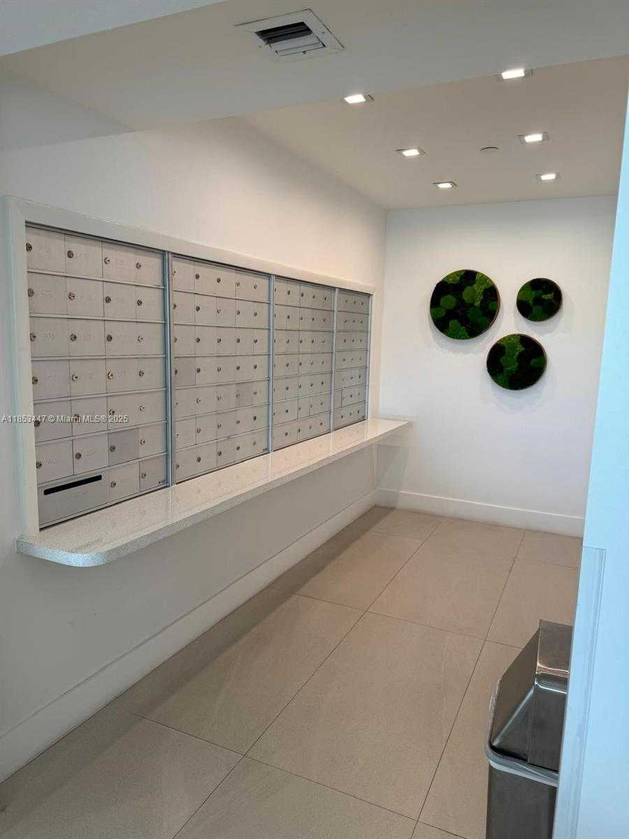 Small Image of 5900 COLLINS AVE #502, Miami Beach Number 6