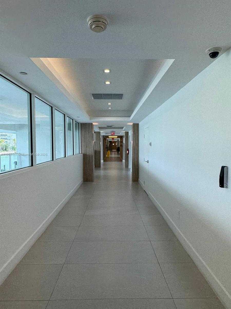 Small Image of 5900 COLLINS AVE #502, Miami Beach Number 7