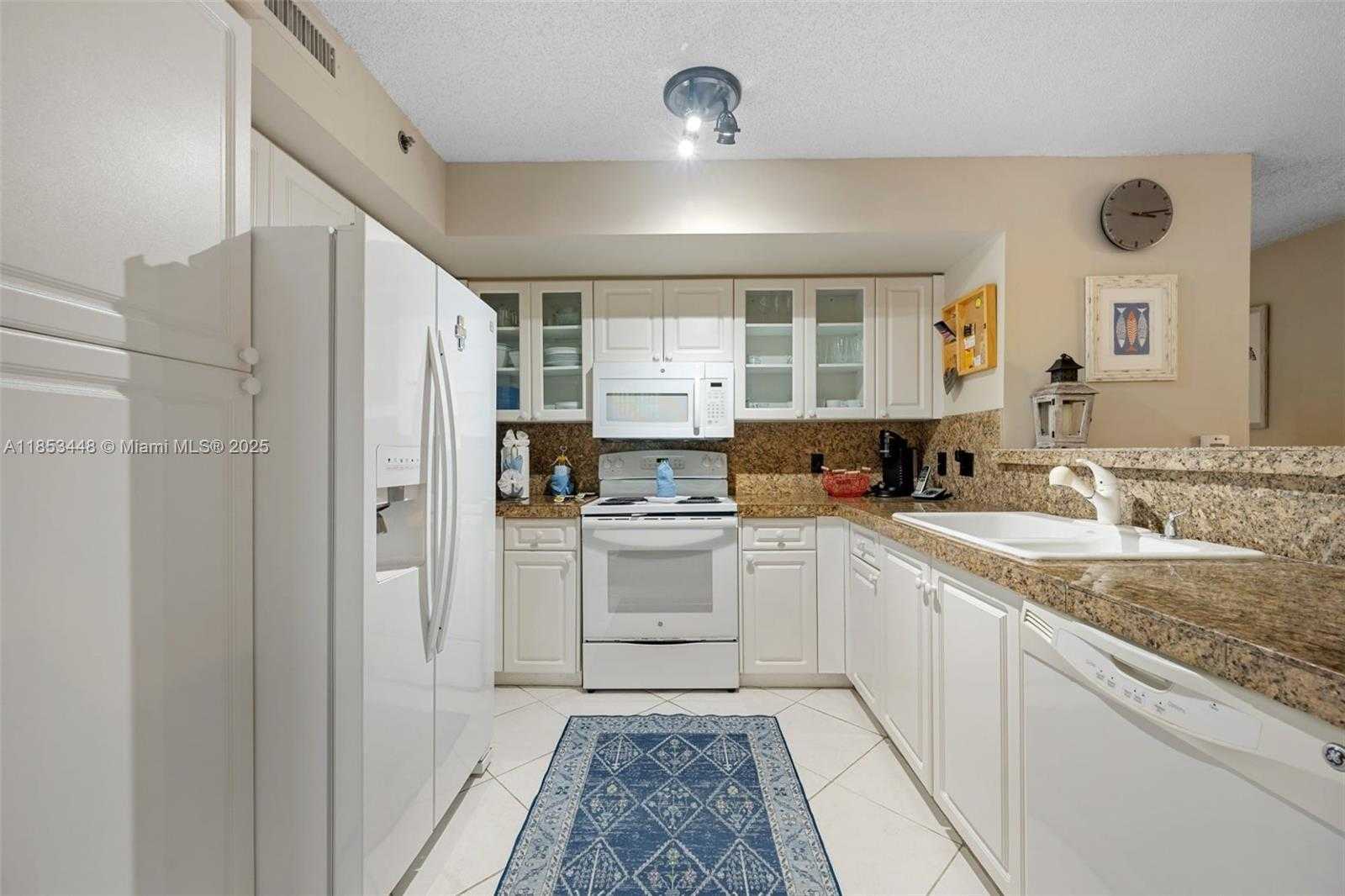Small Image of 19999 EAST COUNTRY CLUB DR #1208, Aventura Number 4
