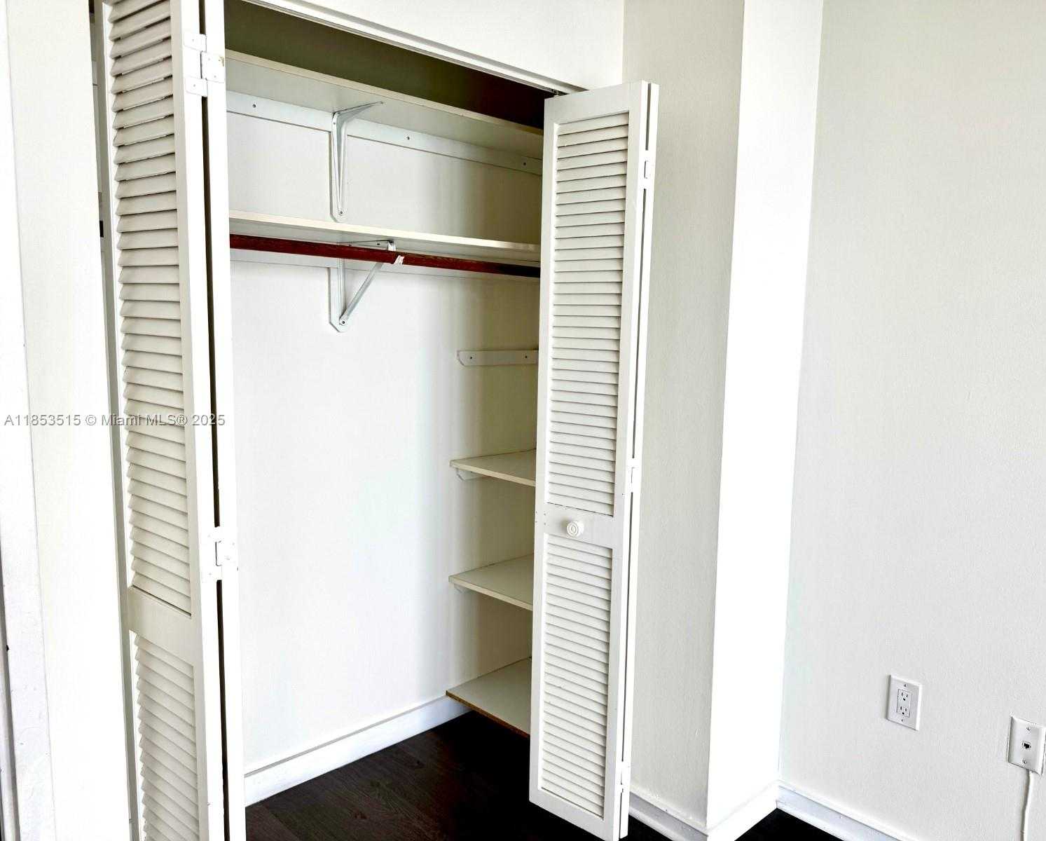 Small Image of 2333 BRICKELL AVE #2607, Miami Number 13