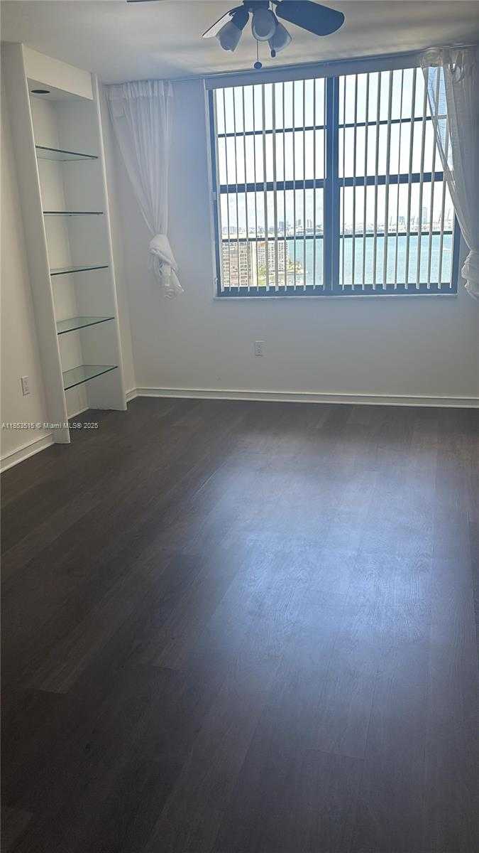Small Image of 2333 BRICKELL AVE #2607, Miami Number 3