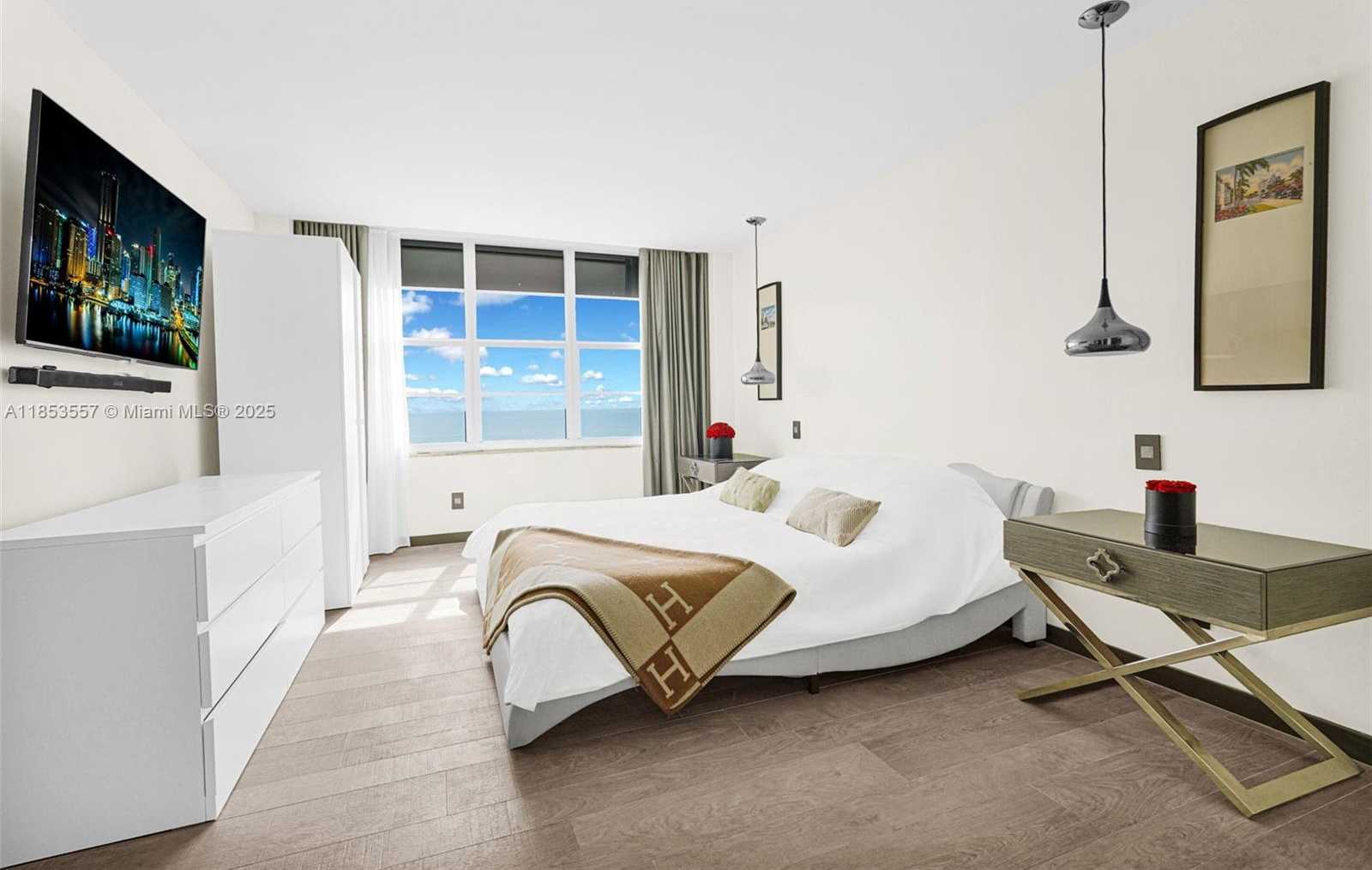 Small Image of 5151 COLLINS AVE #1519, Miami Beach Number 16