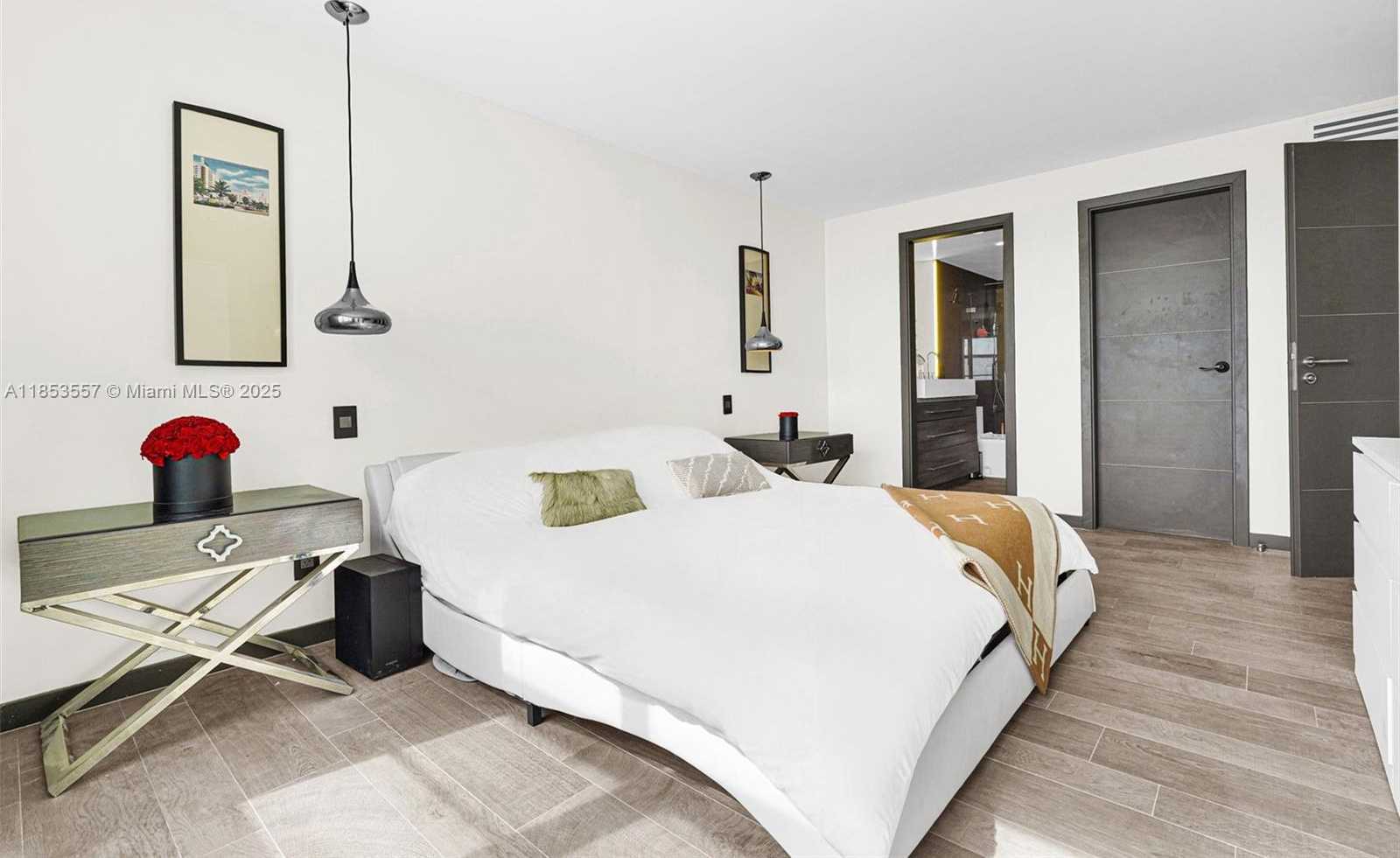 Small Image of 5151 COLLINS AVE #1519, Miami Beach Number 17