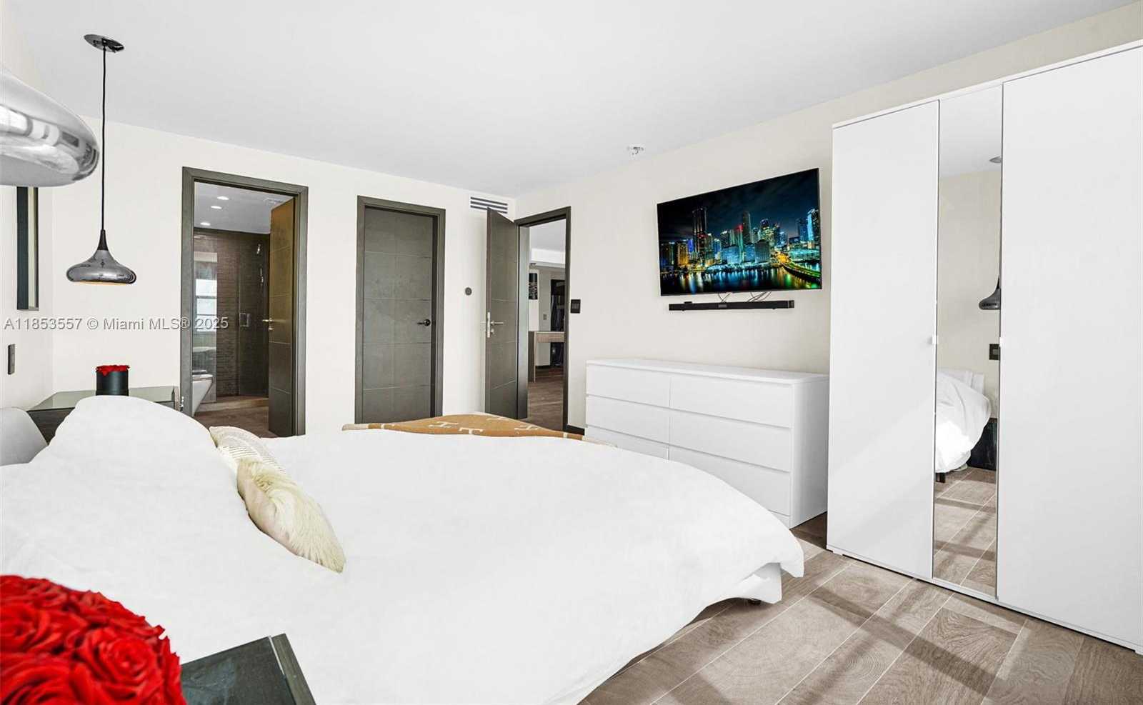 Small Image of 5151 COLLINS AVE #1519, Miami Beach Number 19