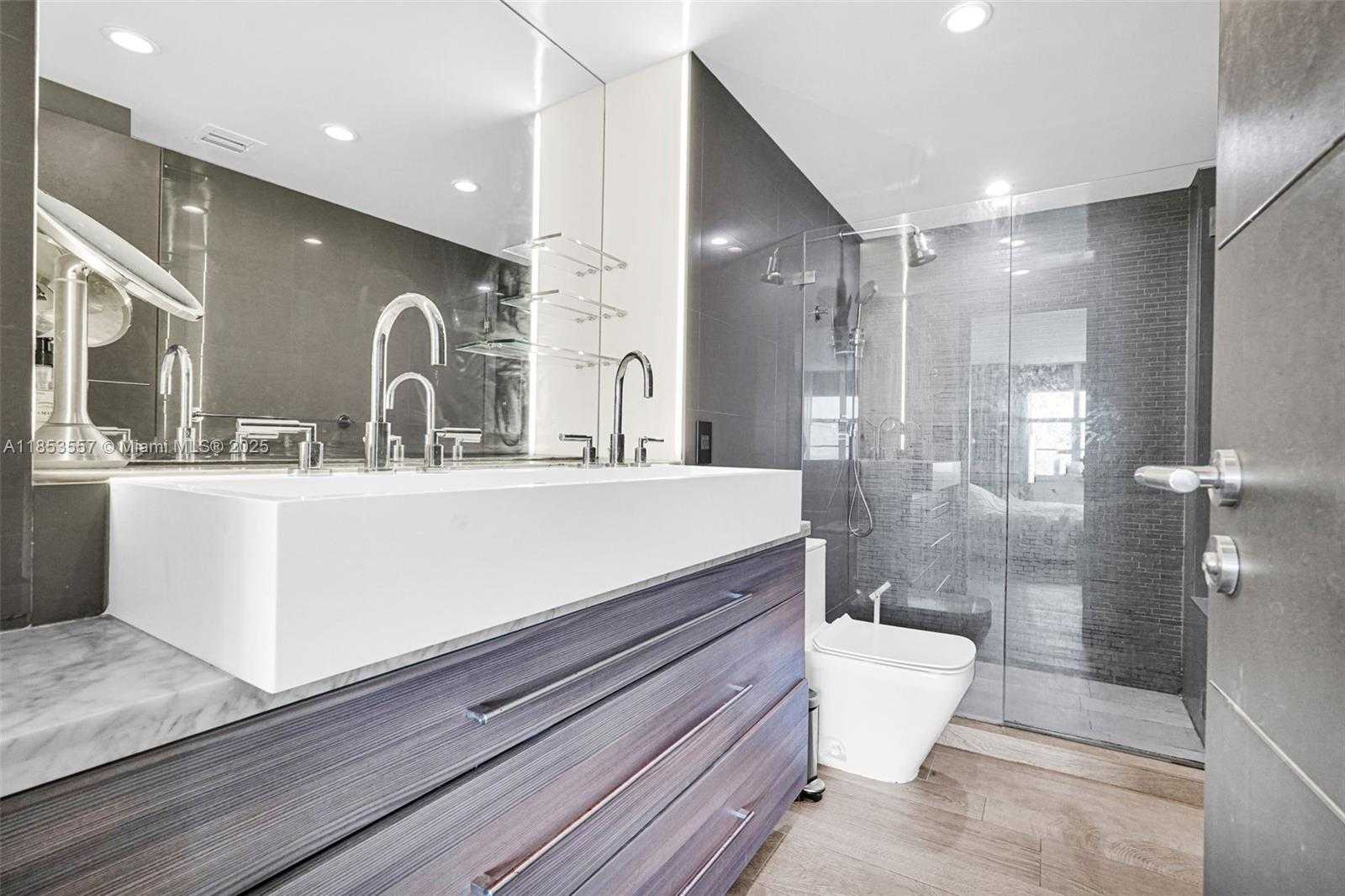 Small Image of 5151 COLLINS AVE #1519, Miami Beach Number 20