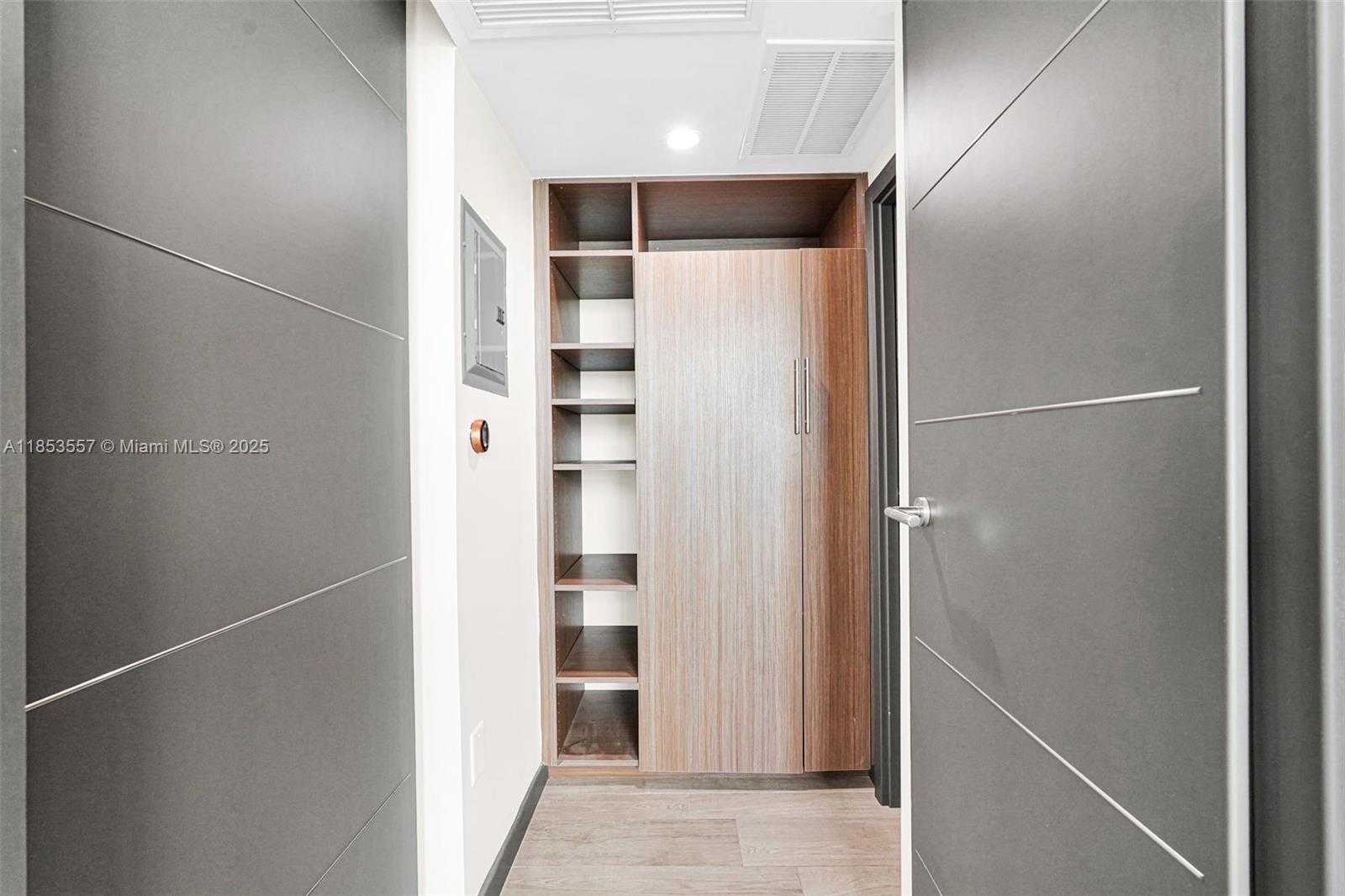 Small Image of 5151 COLLINS AVE #1519, Miami Beach Number 21