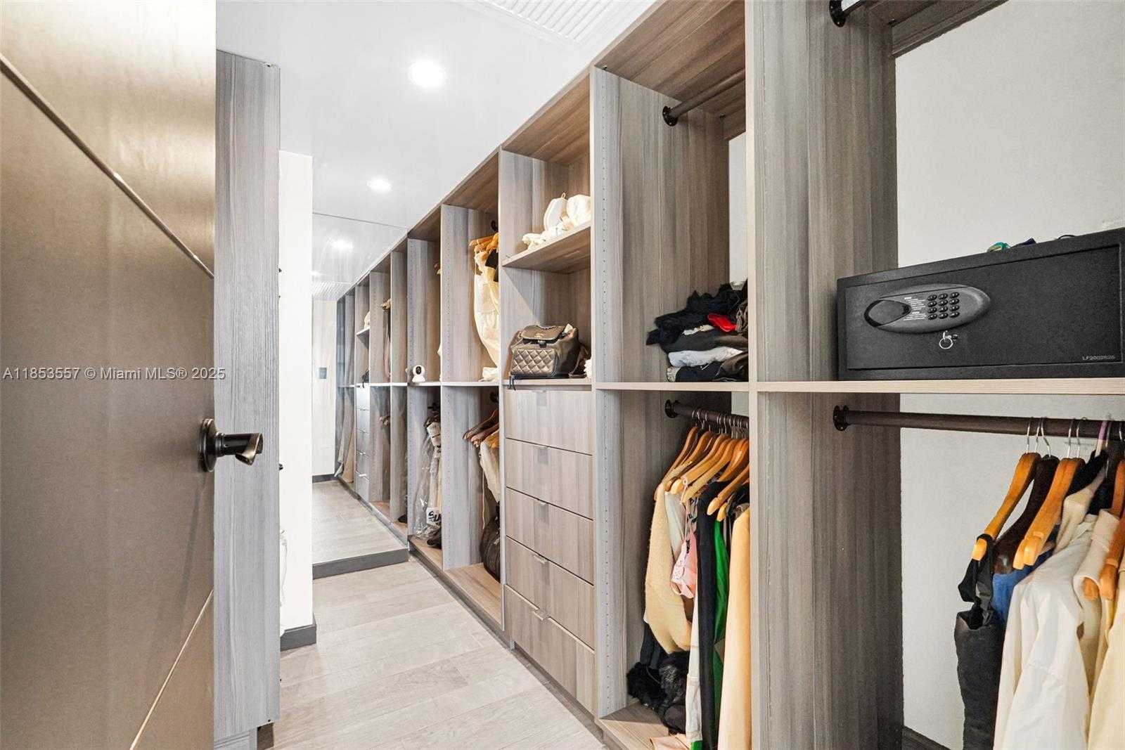 Small Image of 5151 COLLINS AVE #1519, Miami Beach Number 23
