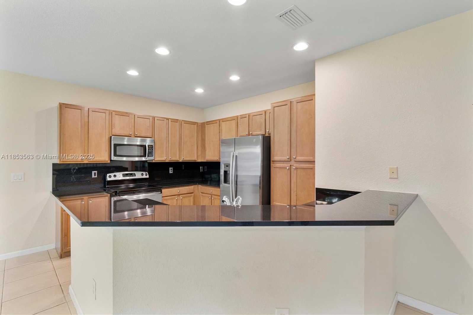 Small Image of 6116 EAST GRAND CYPRESS CIR E, Coconut Creek Number 13