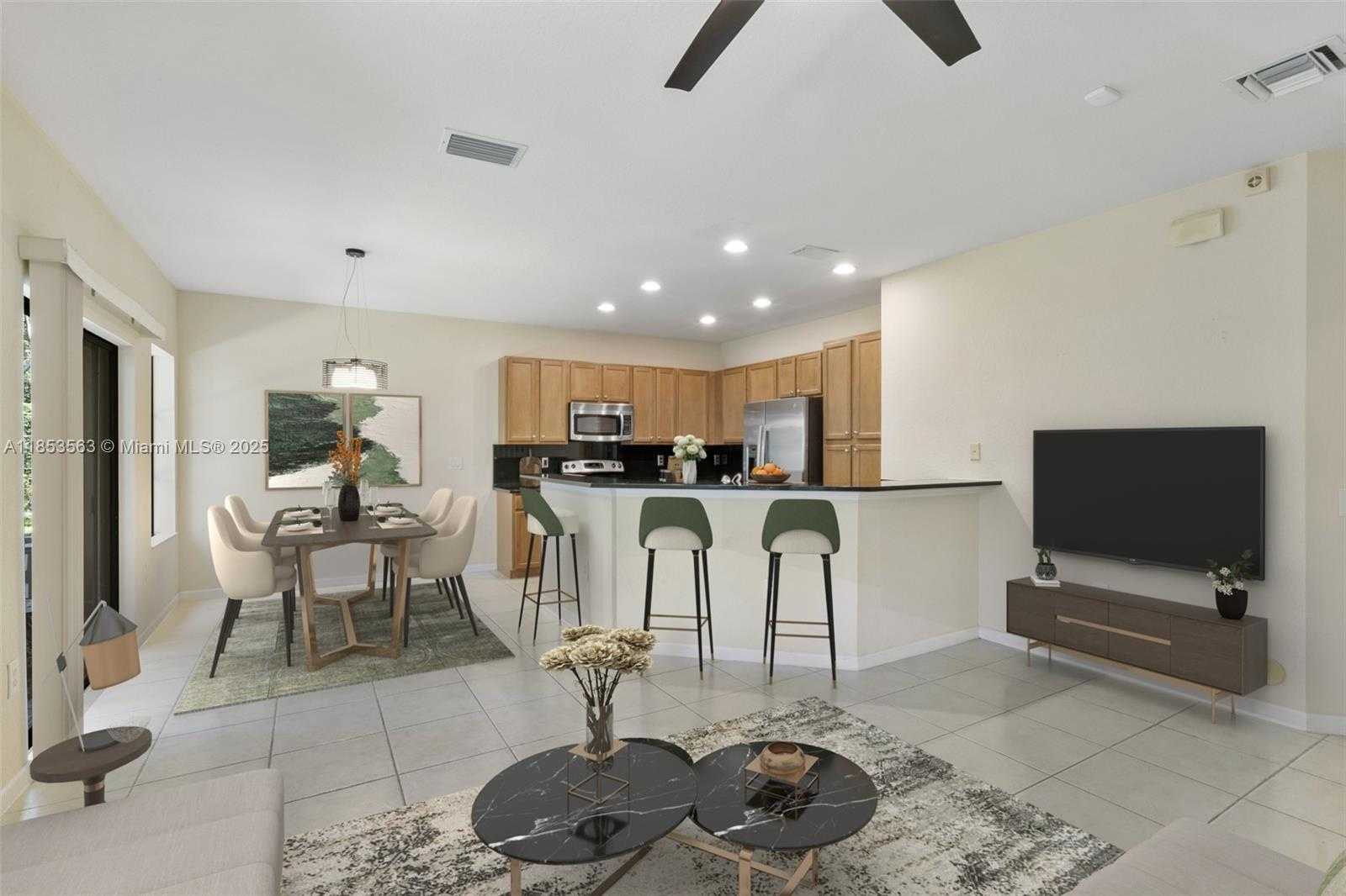Small Image of 6116 EAST GRAND CYPRESS CIR E, Coconut Creek Number 2