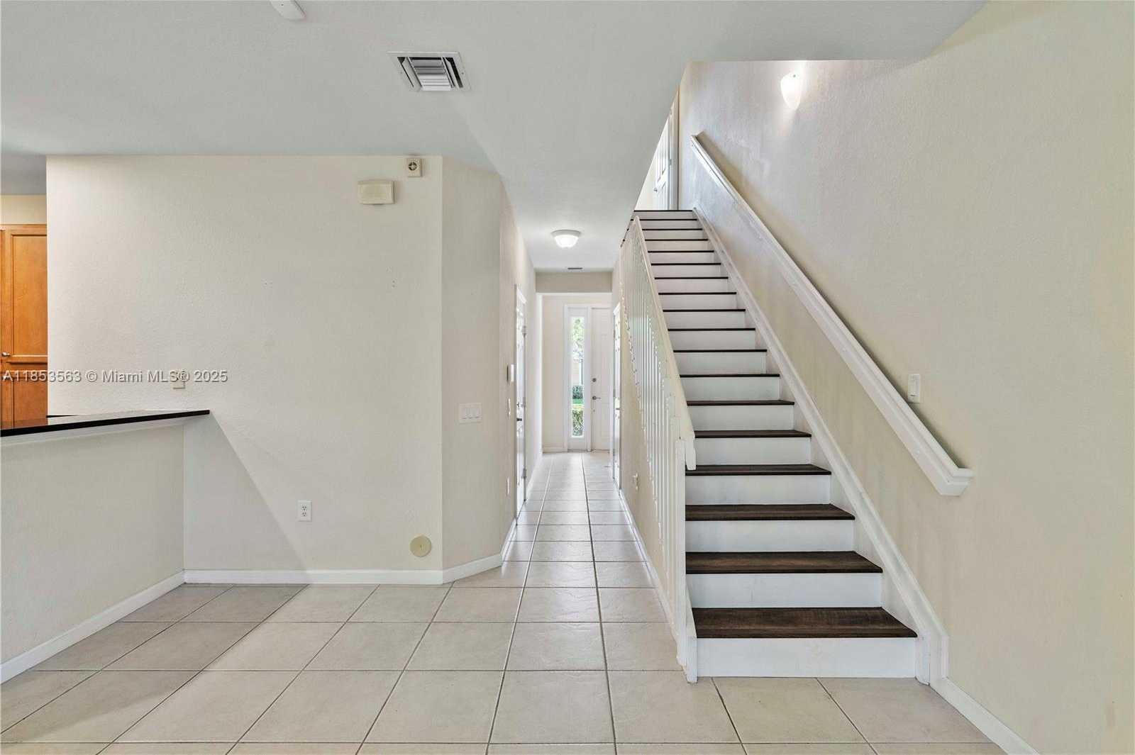 Small Image of 6116 EAST GRAND CYPRESS CIR E, Coconut Creek Number 30