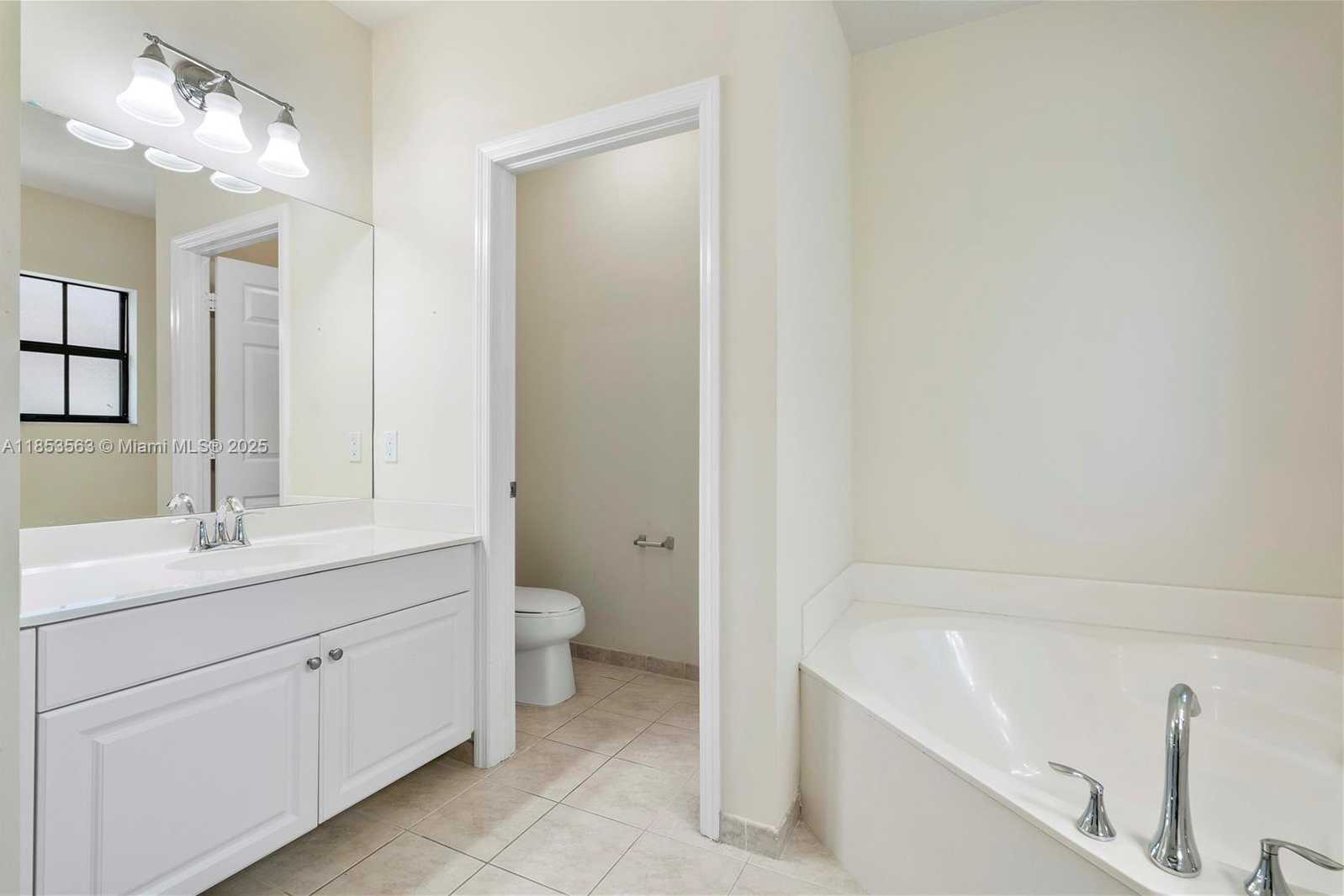 Small Image of 6116 EAST GRAND CYPRESS CIR E, Coconut Creek Number 36