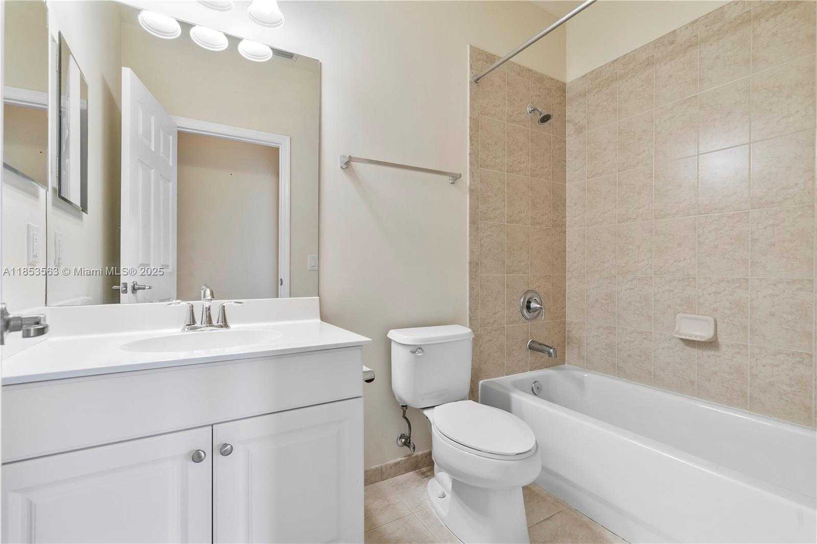 Small Image of 6116 EAST GRAND CYPRESS CIR E, Coconut Creek Number 38
