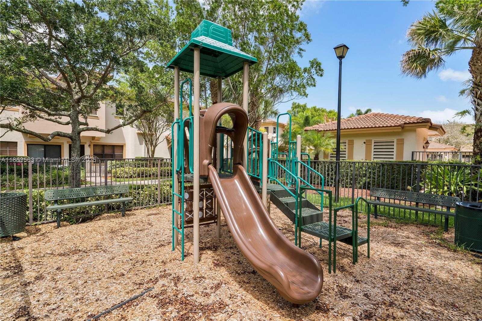 Small Image of 6116 EAST GRAND CYPRESS CIR E, Coconut Creek Number 47