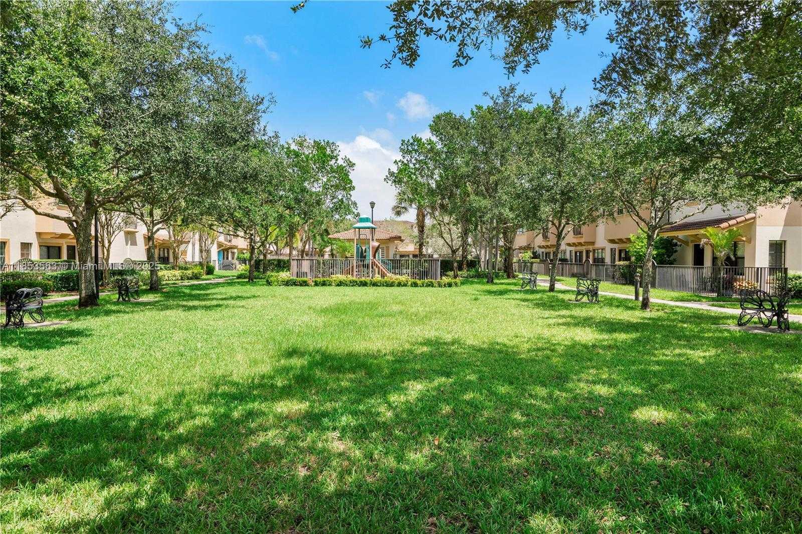 Small Image of 6116 EAST GRAND CYPRESS CIR E, Coconut Creek Number 52