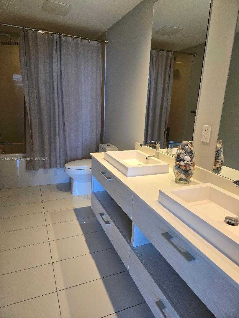 Small Image of 45 SOUTH WEST 9TH ST #2602, Miami Number 3