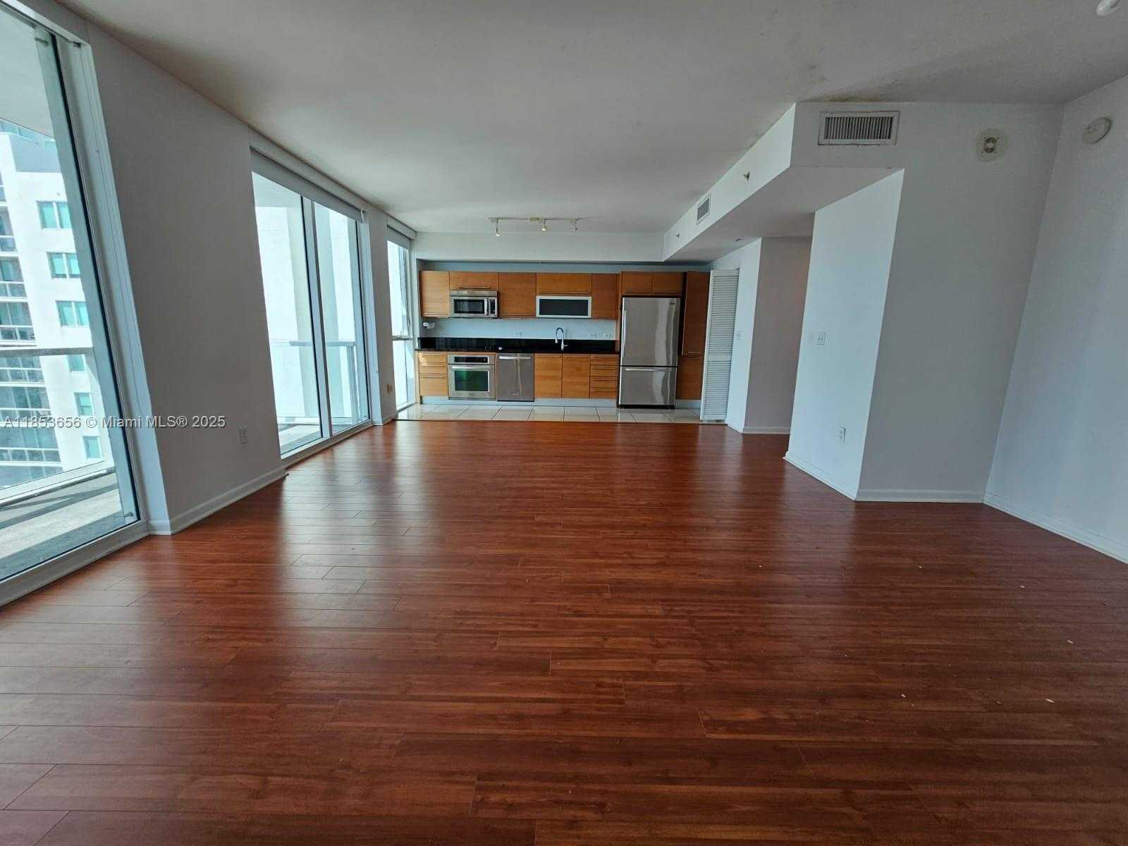 Small Image of 244 BISCAYNE BLVD #3707, Miami Number 10