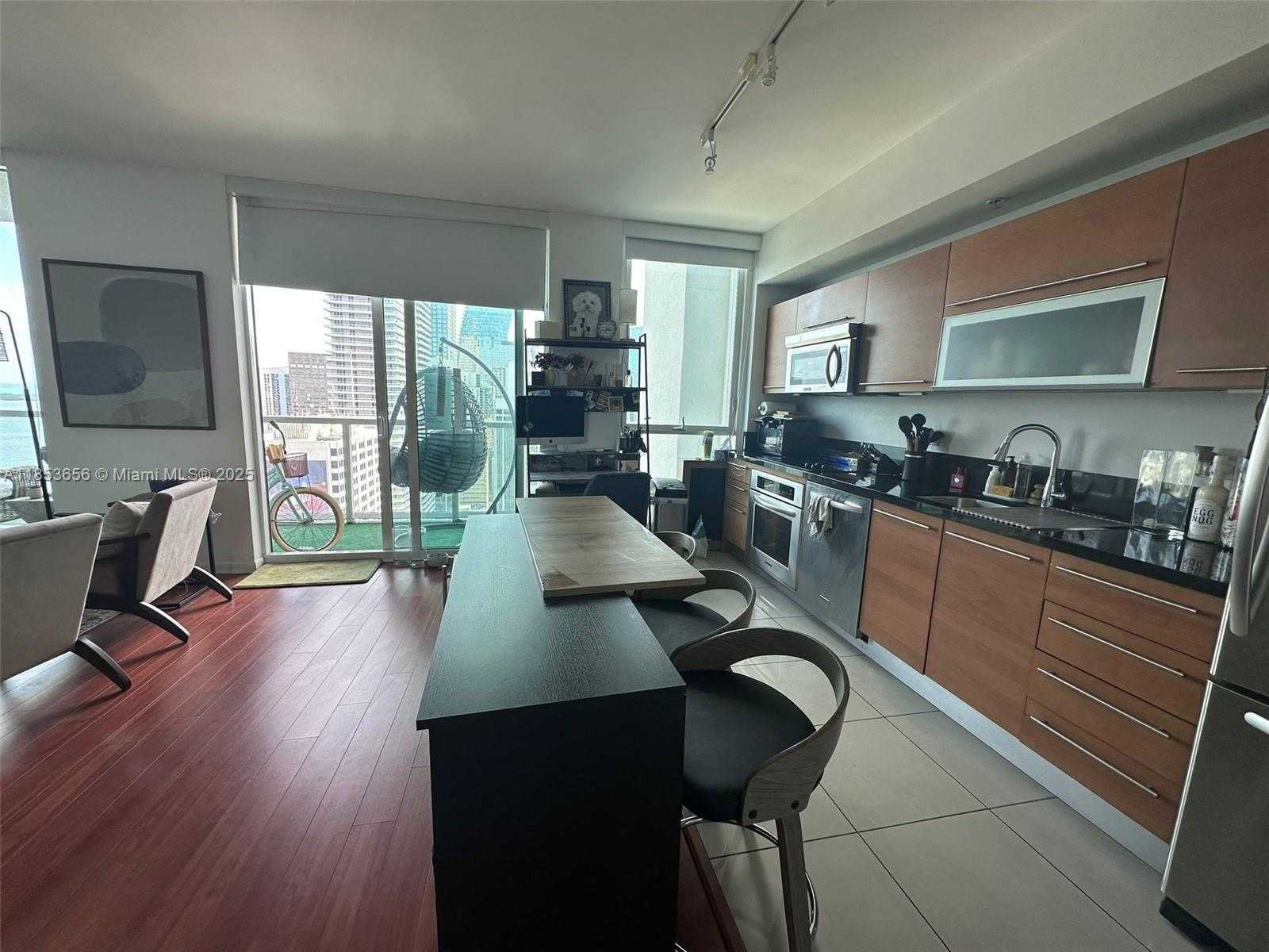 Small Image of 244 BISCAYNE BLVD #3707, Miami Number 15