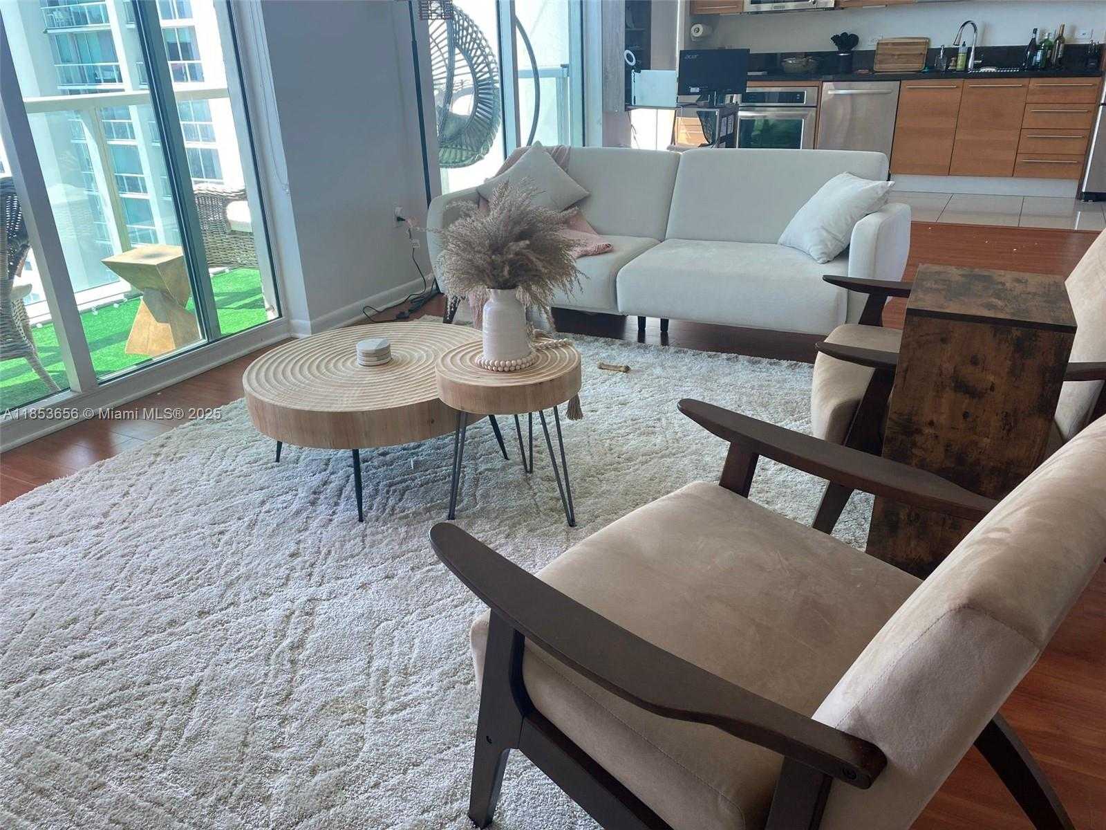 Small Image of 244 BISCAYNE BLVD #3707, Miami Number 16