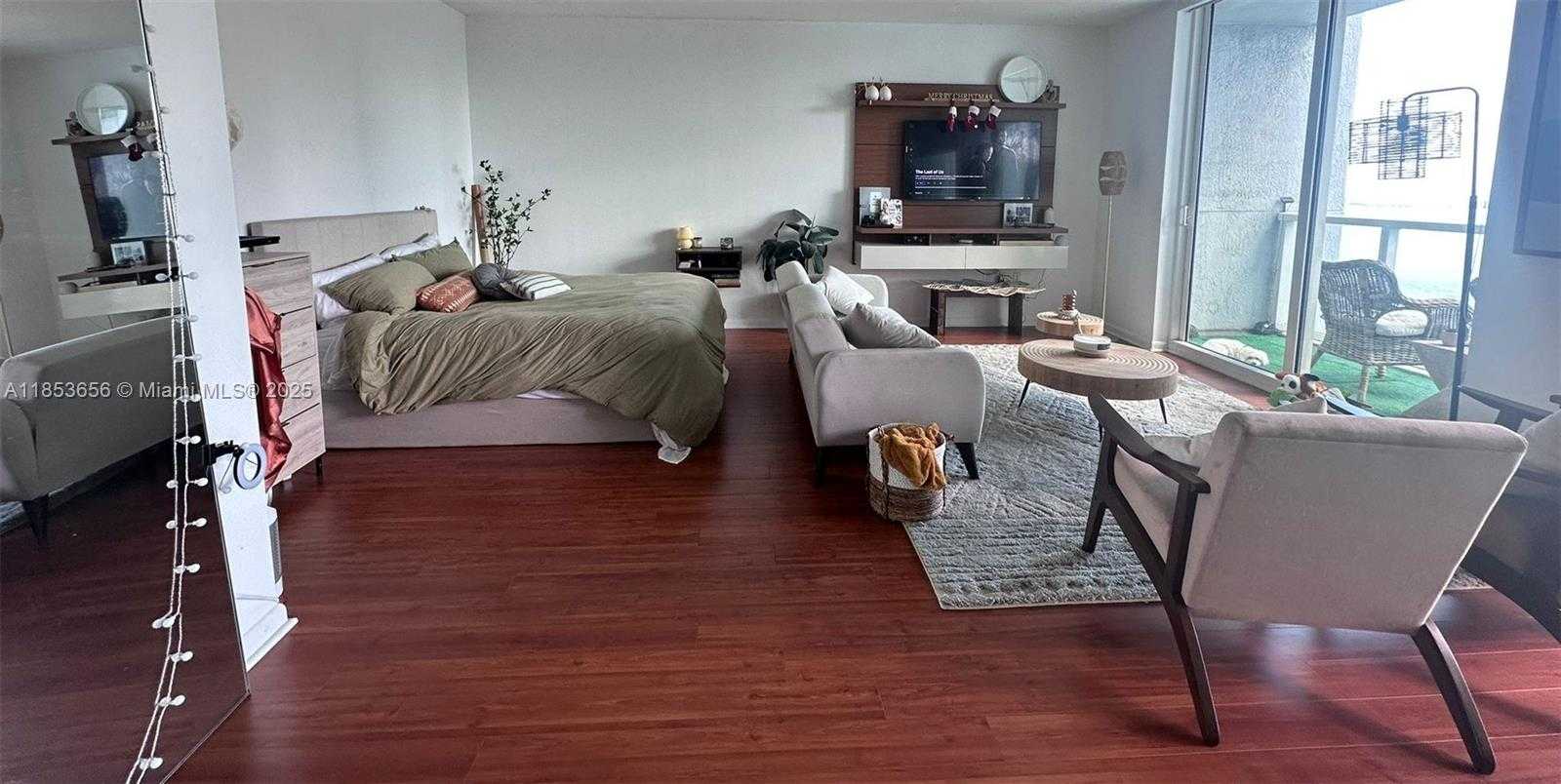 Small Image of 244 BISCAYNE BLVD #3707, Miami Number 19