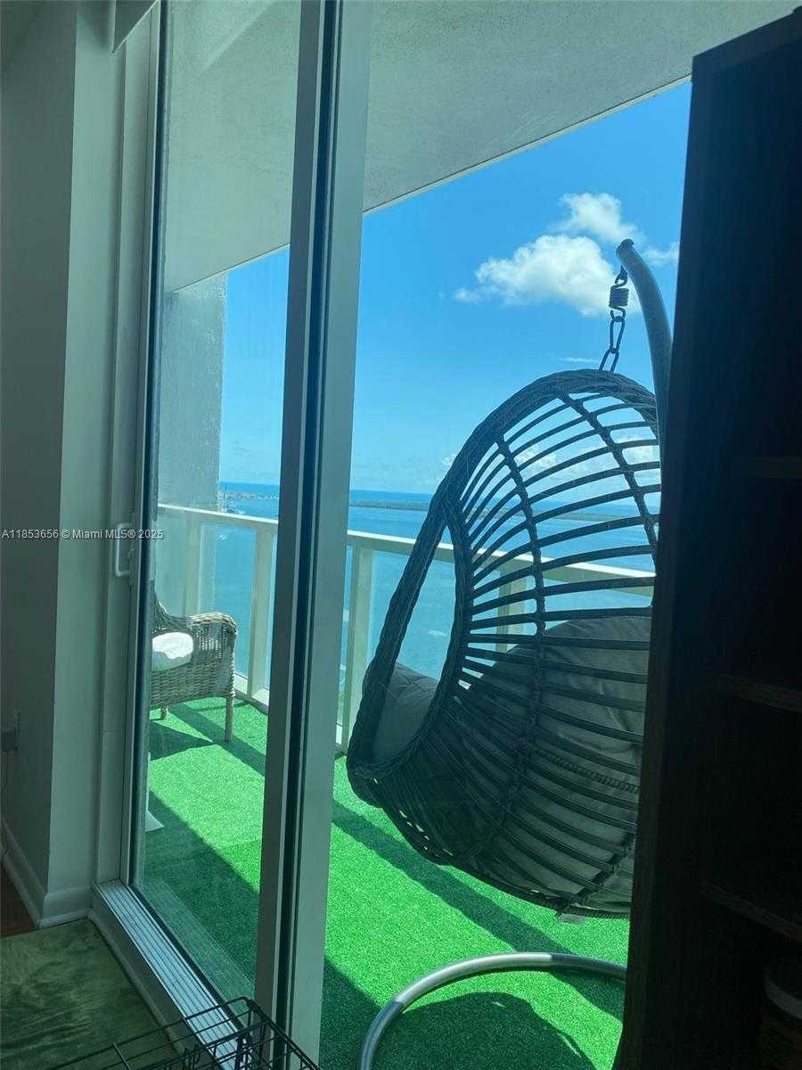 Small Image of 244 BISCAYNE BLVD #3707, Miami Number 24