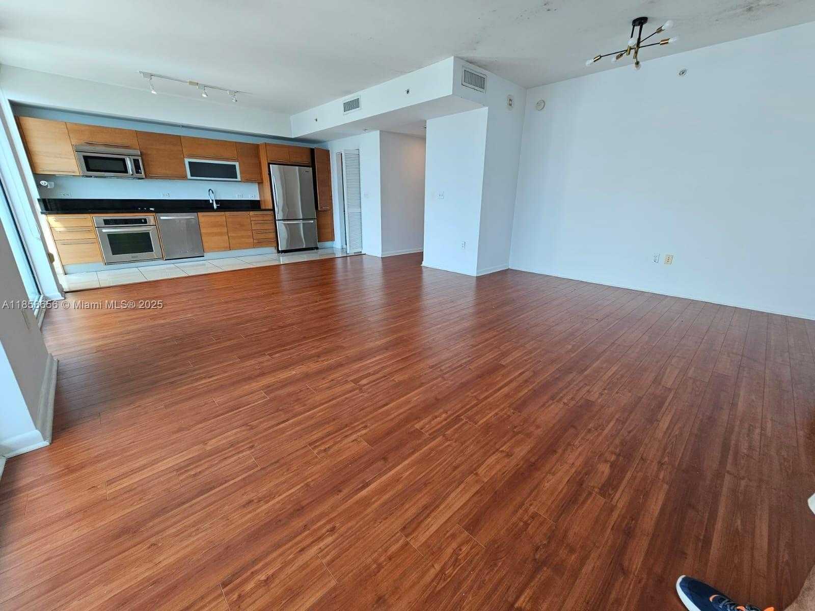 Small Image of 244 BISCAYNE BLVD #3707, Miami Number 9