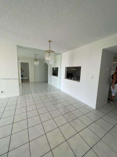 Small Image of 9235 LAGOON PL #407, Davie Number 6