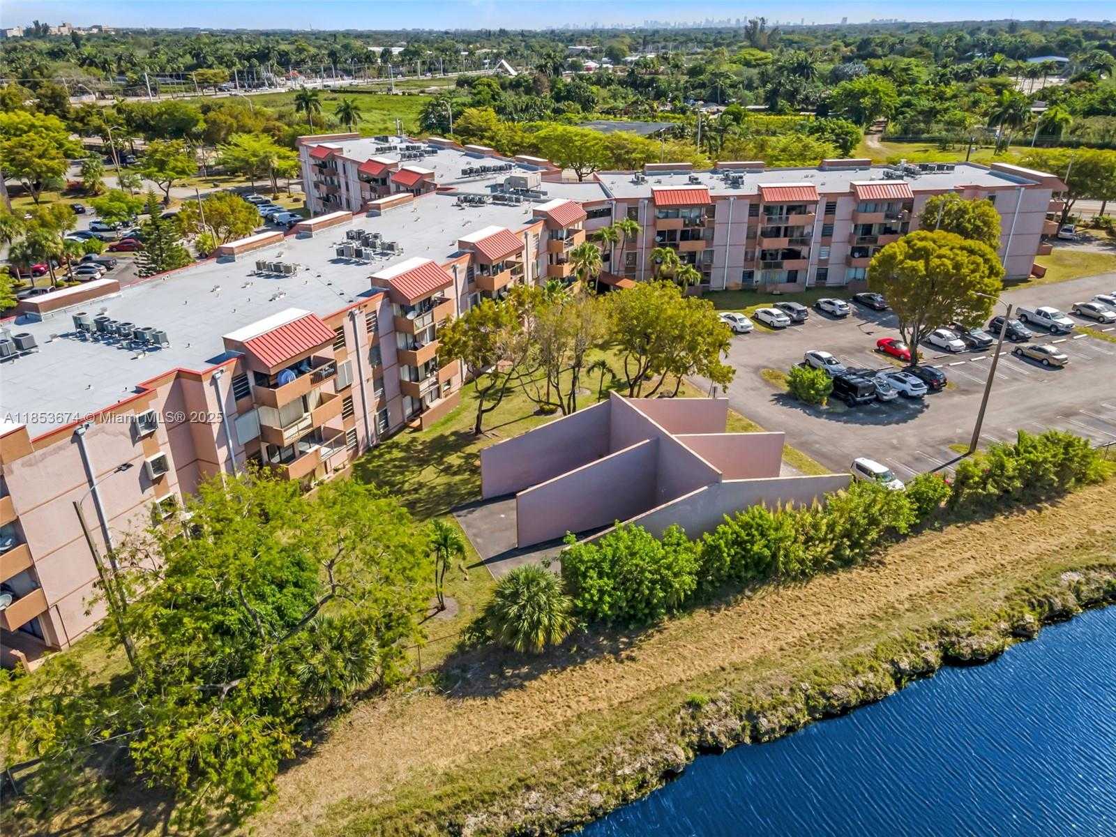 Small Image of 5900 SOUTH WEST 127TH AVE #3101, Miami Number 37