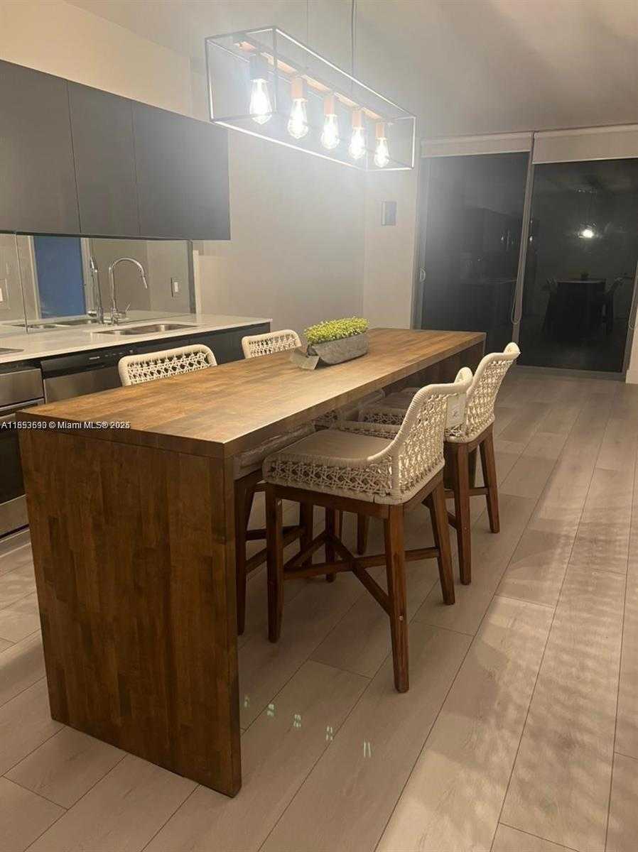 Small Image of 31 SOUTH EAST 6TH ST #2506, Miami Number 3