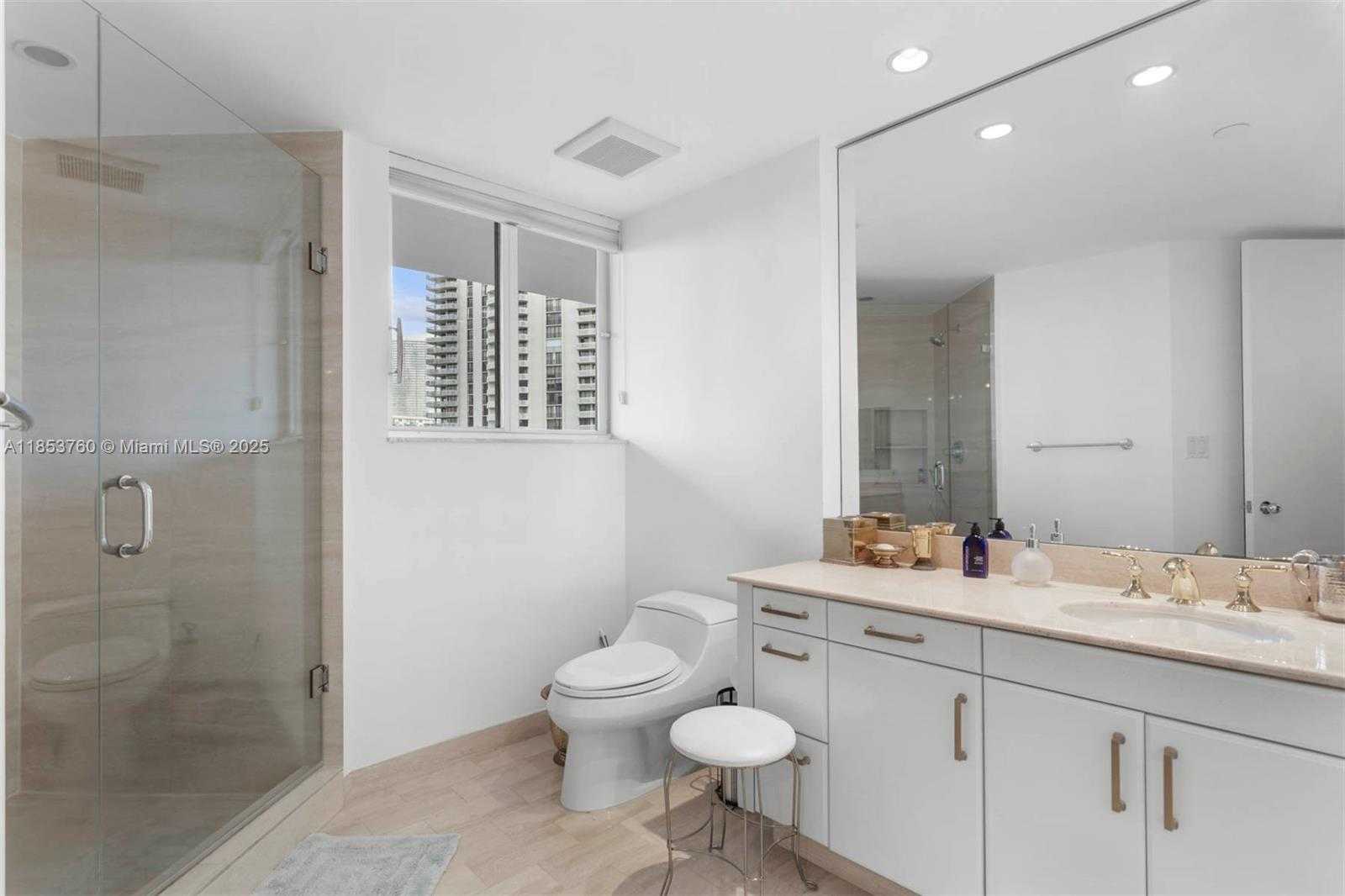 Small Image of 19500 TURNBERRY WAY #7A, Aventura Number 29