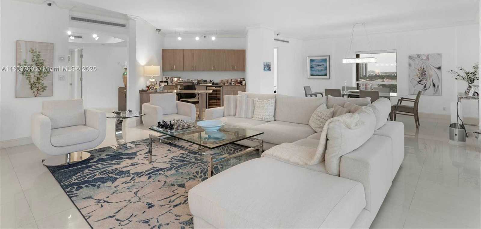 Small Image of 19500 TURNBERRY WAY #7A, Aventura Number 5